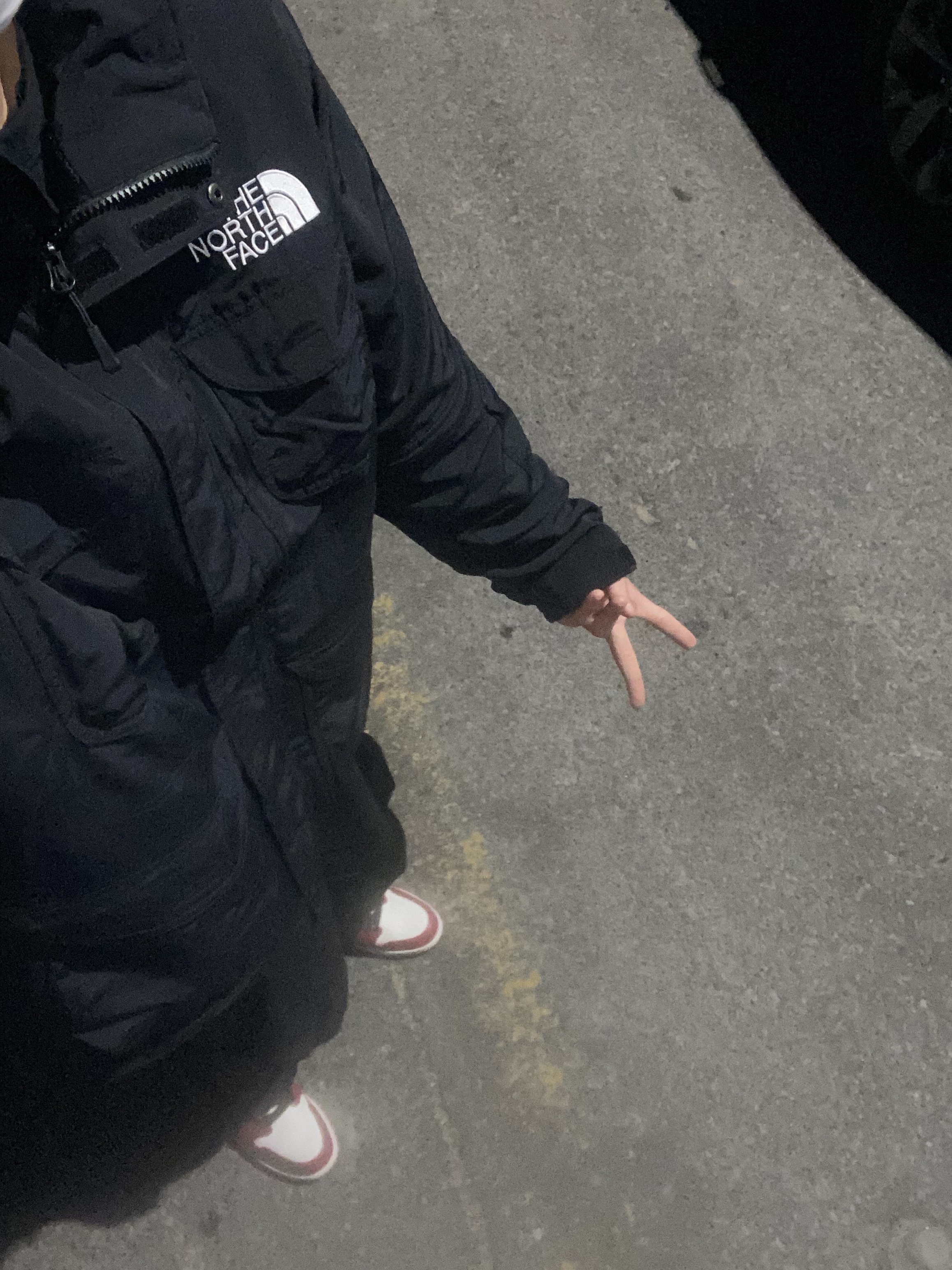 Supreme x The North Face Trekking Convertible Jacket Black - 22SS, Jordan 1 Retro High OG Chicago 2022 착용 스타일 - 3