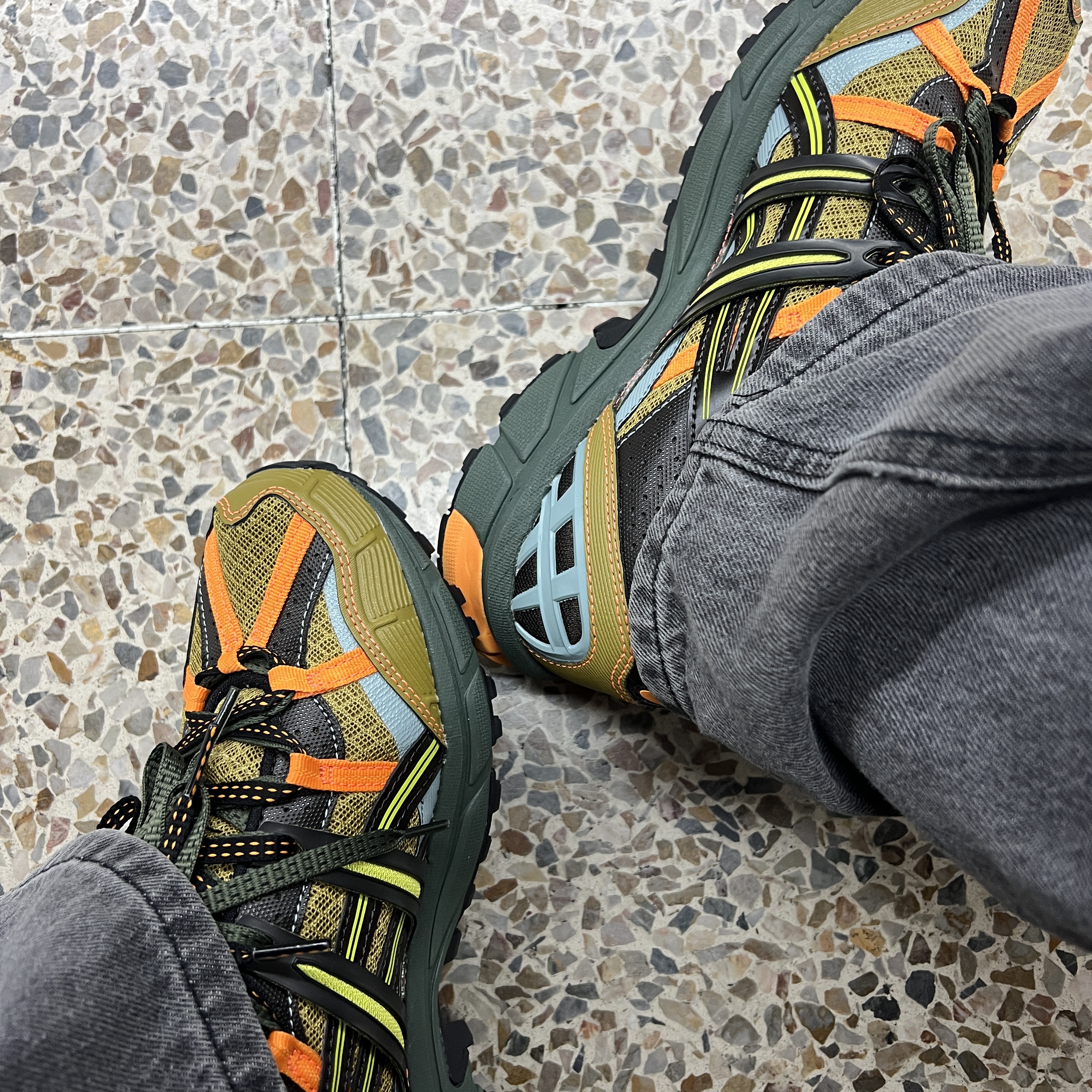 Asics x Andersson Bell Gel-Sonoma 15-50 Olive Oil Dark Brown 착용 스타일 - 1