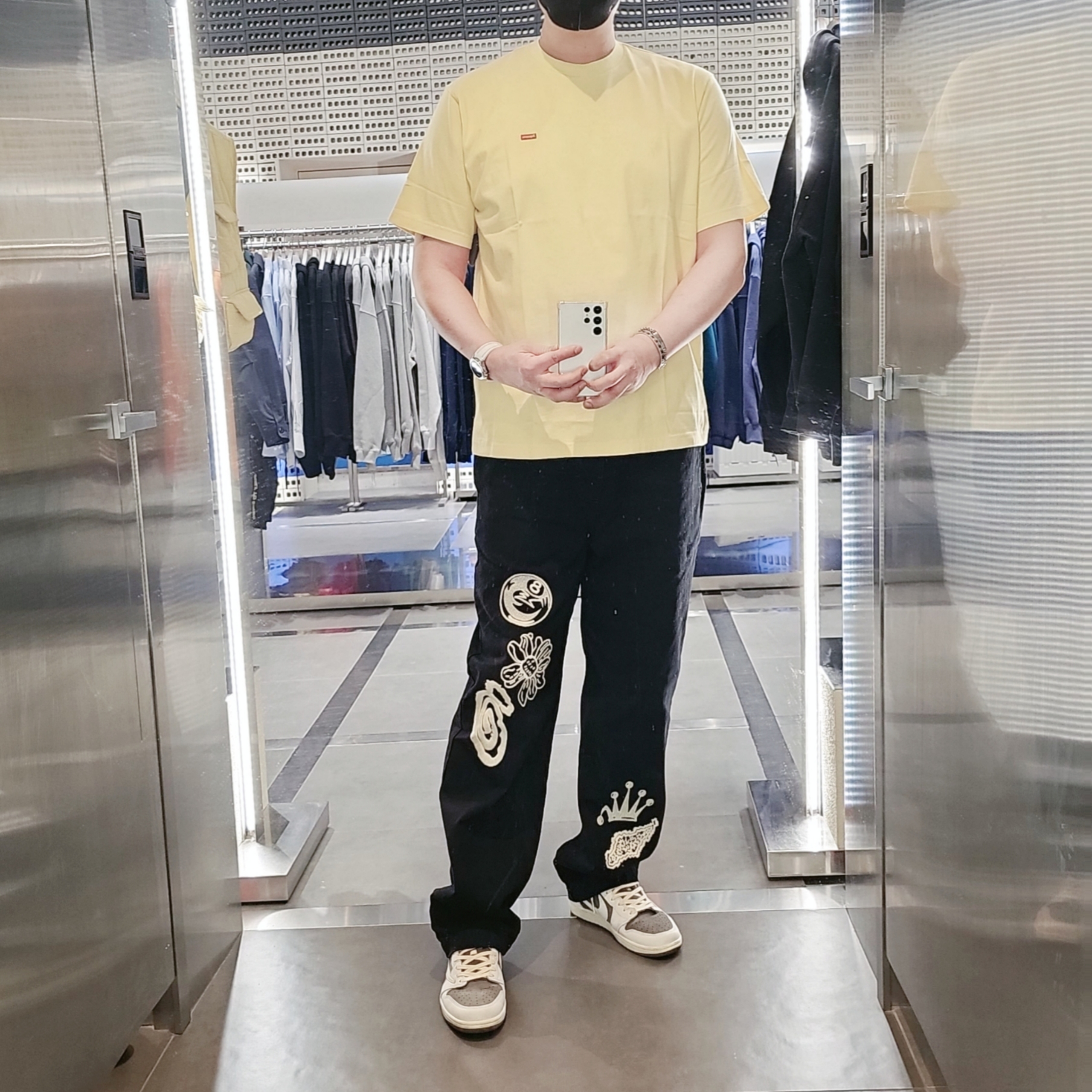 Stussy Noma Icon Beach Pants Washed Black, Jordan 1 x Travis Scott Retro Low OG SP Sail and Ridgerock 착용 스타일 - 1