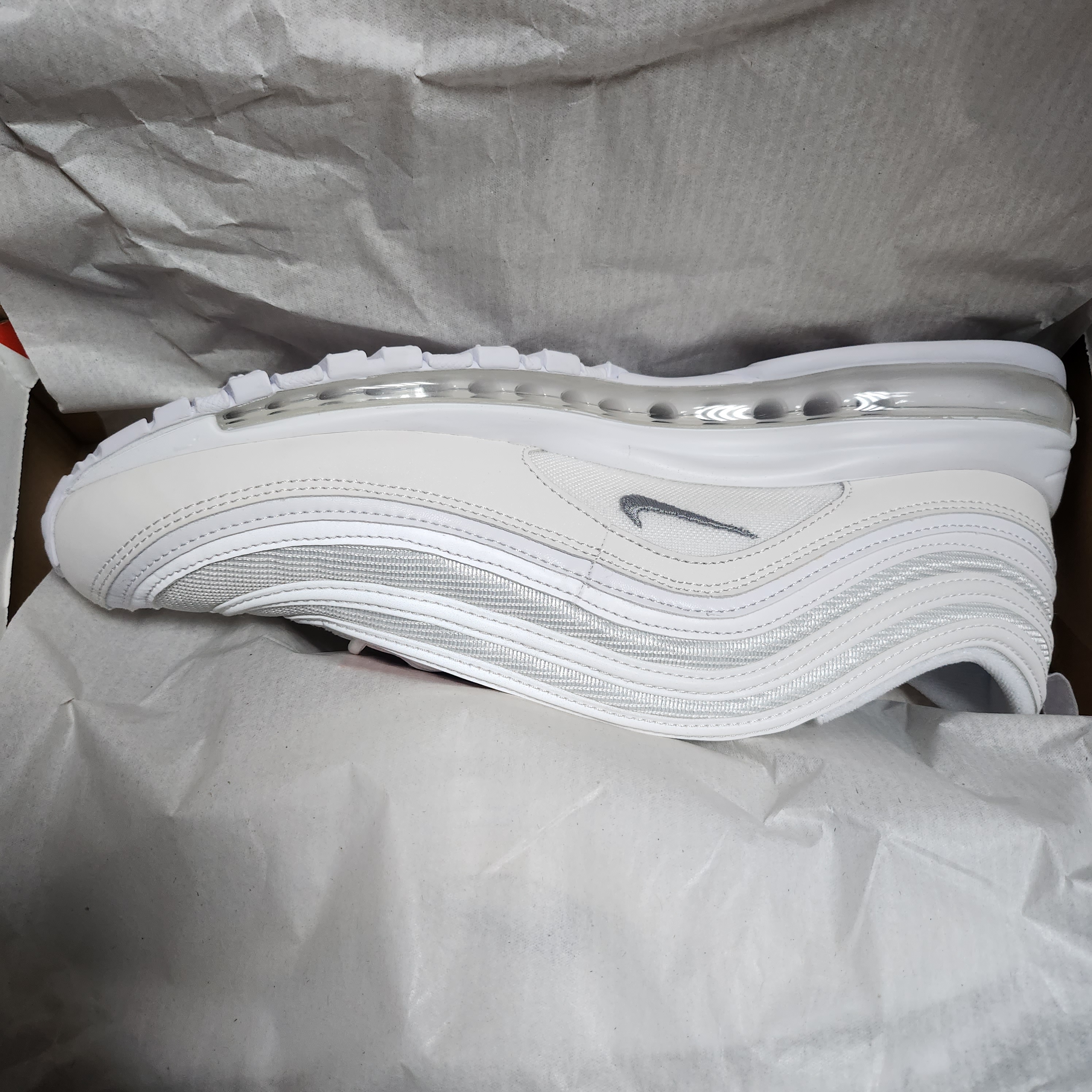 Nike Air Max 97 Triple White Wolf Grey 착용 스타일