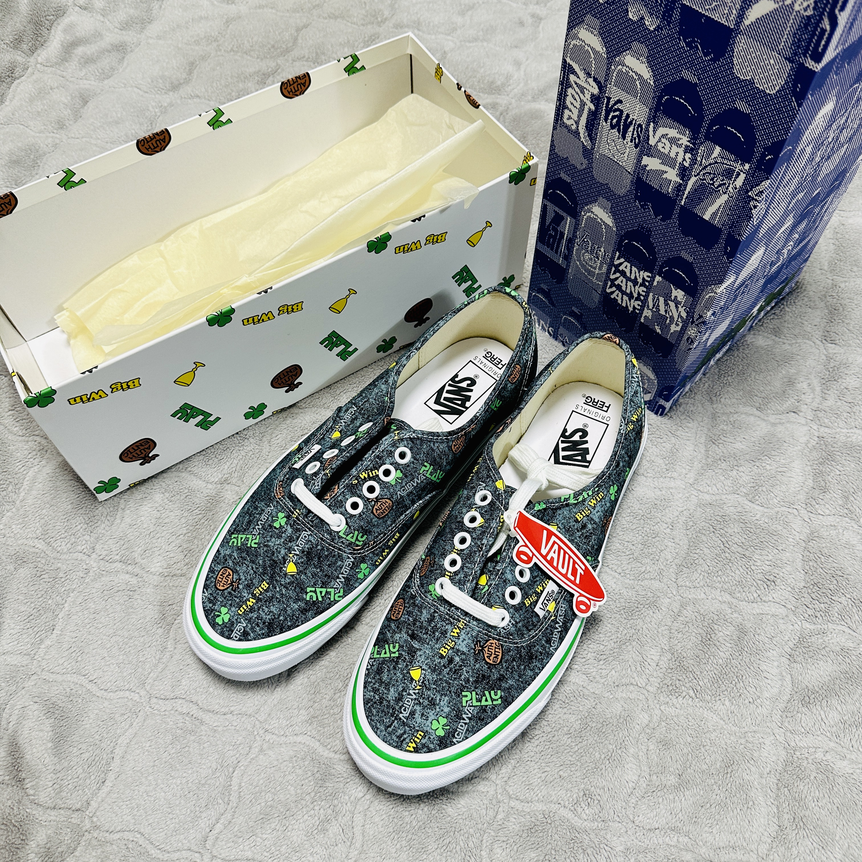 Vans Vault x Fergus Purcell OG Authentic LX Fergadelic Acid Wash 착용 스타일 - 1