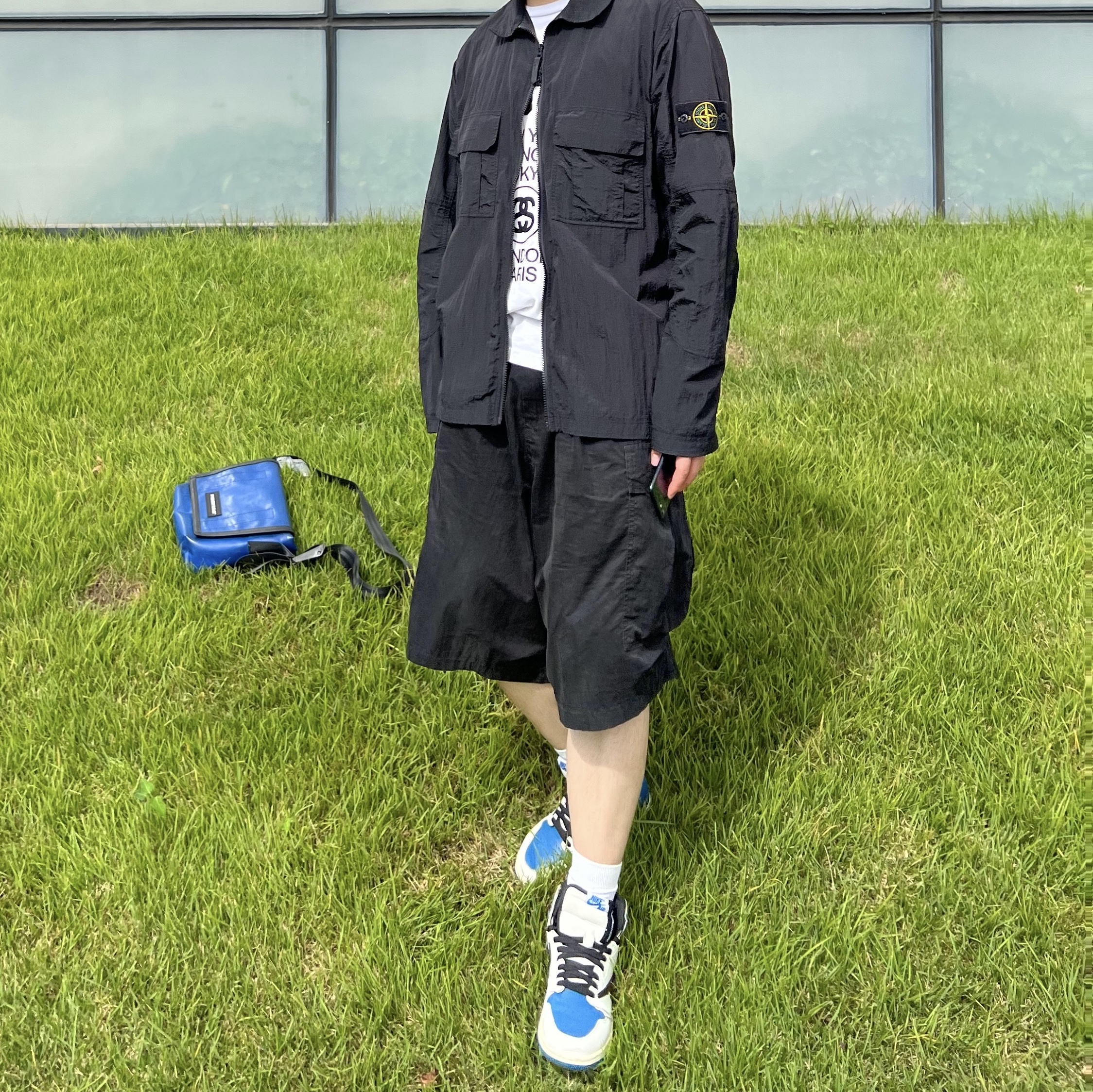 Jordan 1 x Travis Scott x Fragment Retro High OG SP Military Blue, Stone Island 12321 Nylon Metal Garment Dyed Packable Overshirt Black - 22SS 착용 스타일