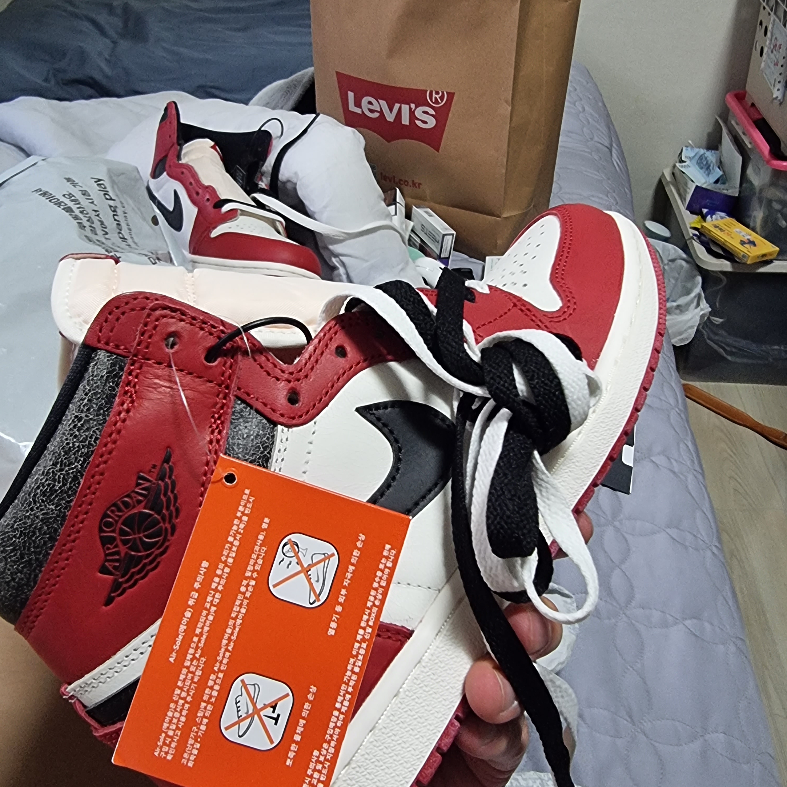 Jordan 1 Retro High OG Chicago 2022 착용 스타일 - 3