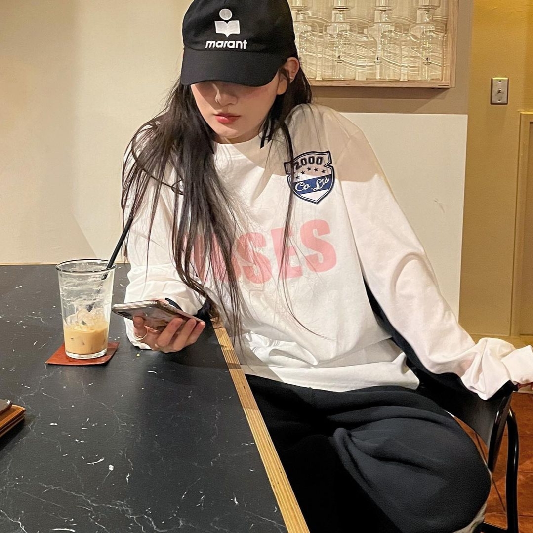 2000Archives Sporty T-Shirt White Pink, (W) Isabel Marant Tyron Logo Cap Black Ecru - 23SS 착용 스타일 - 1