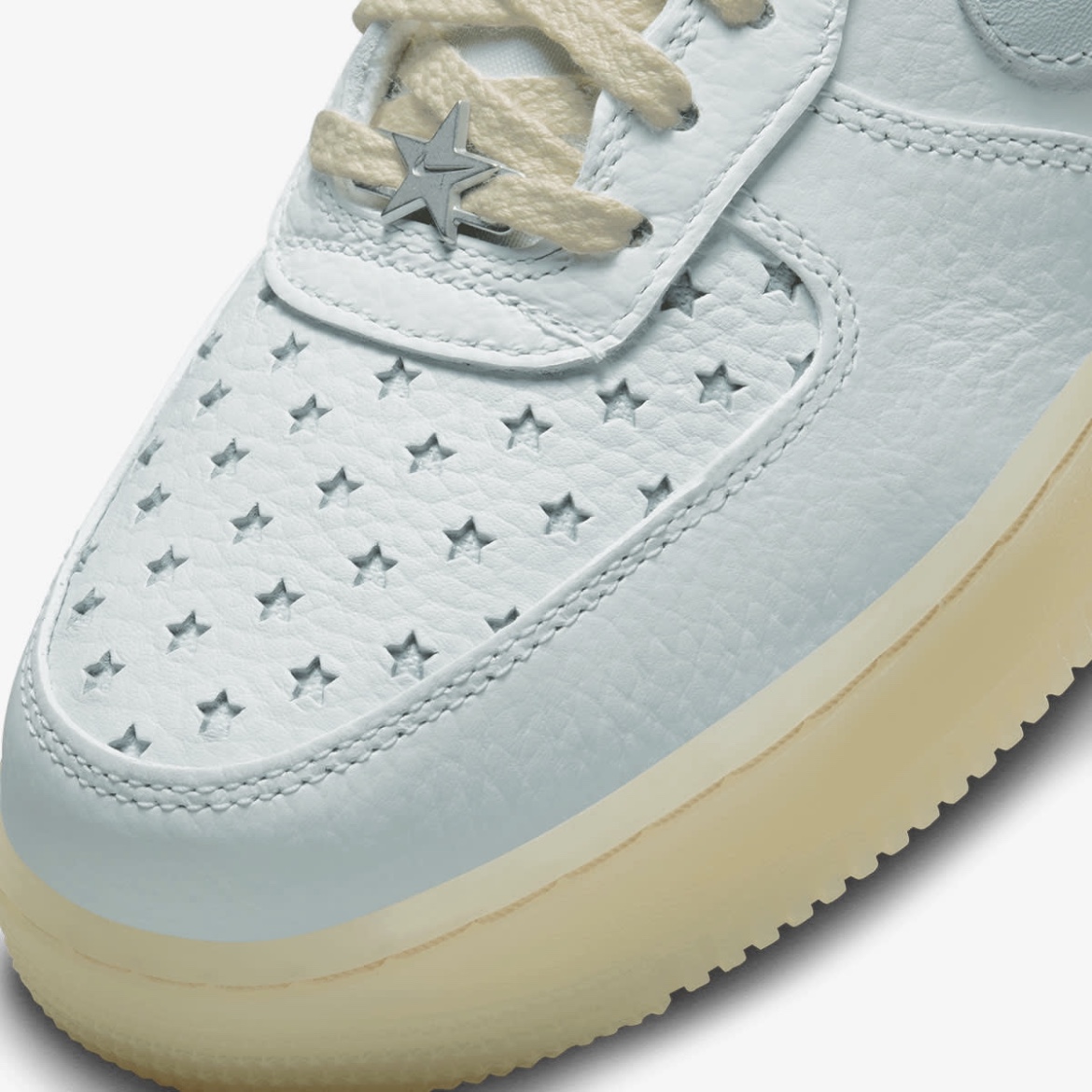 (W) Nike Air Force 1 '07 Summit White Pure Platinum 착용 스타일 - 5