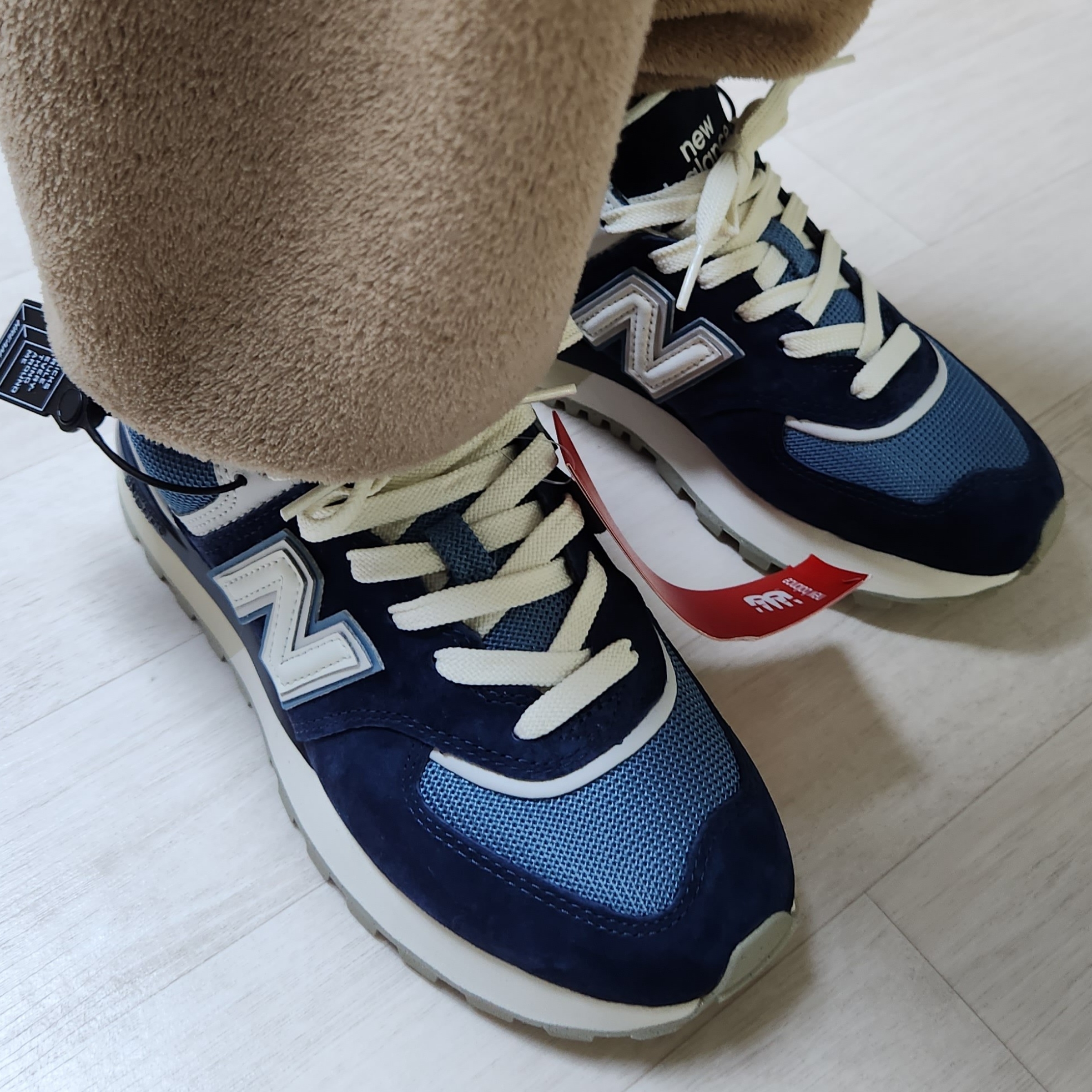 New Balance 574 Legacy Navy Sea Salt 착용 스타일