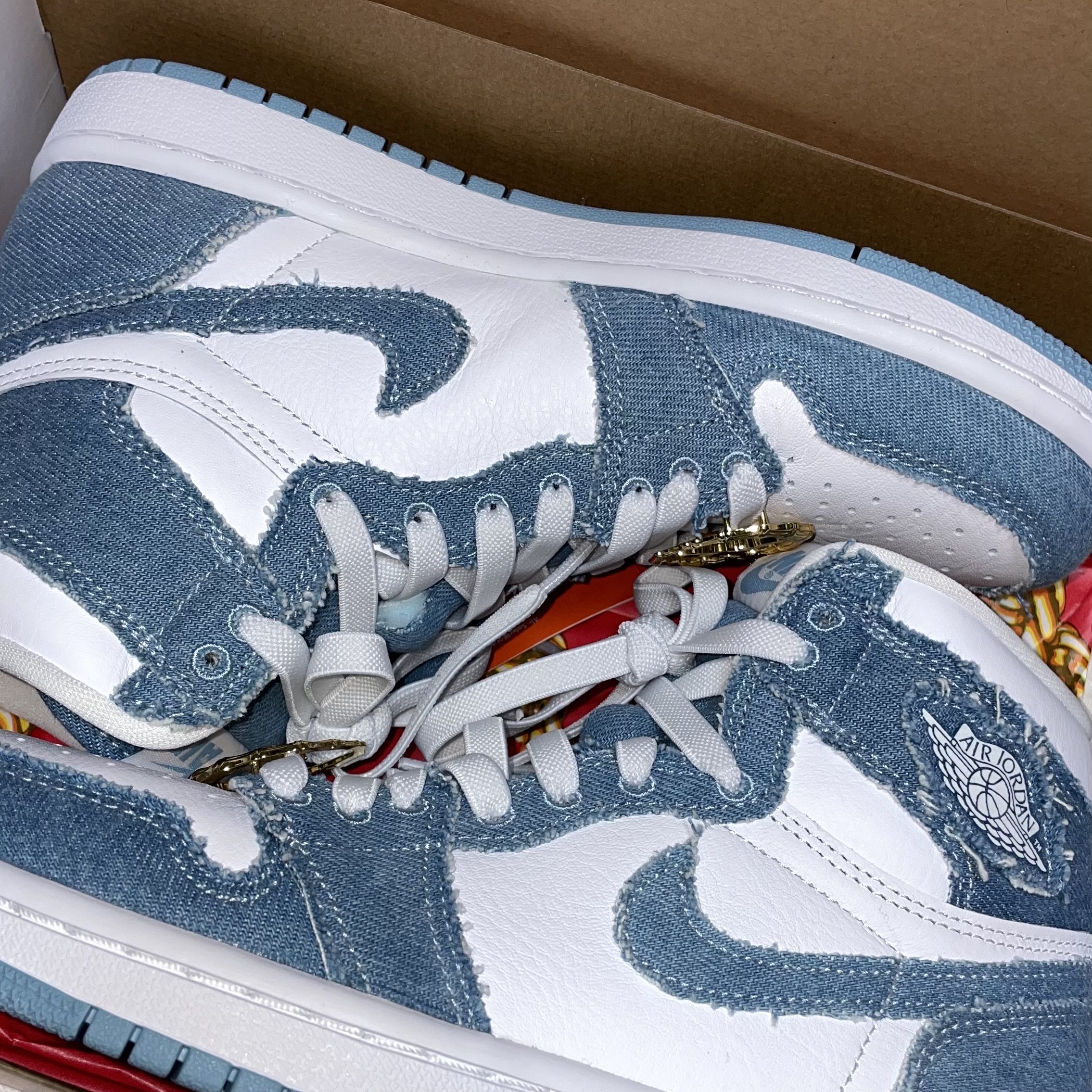 (W) Jordan 1 Retro High OG Denim 착용 스타일 - 1