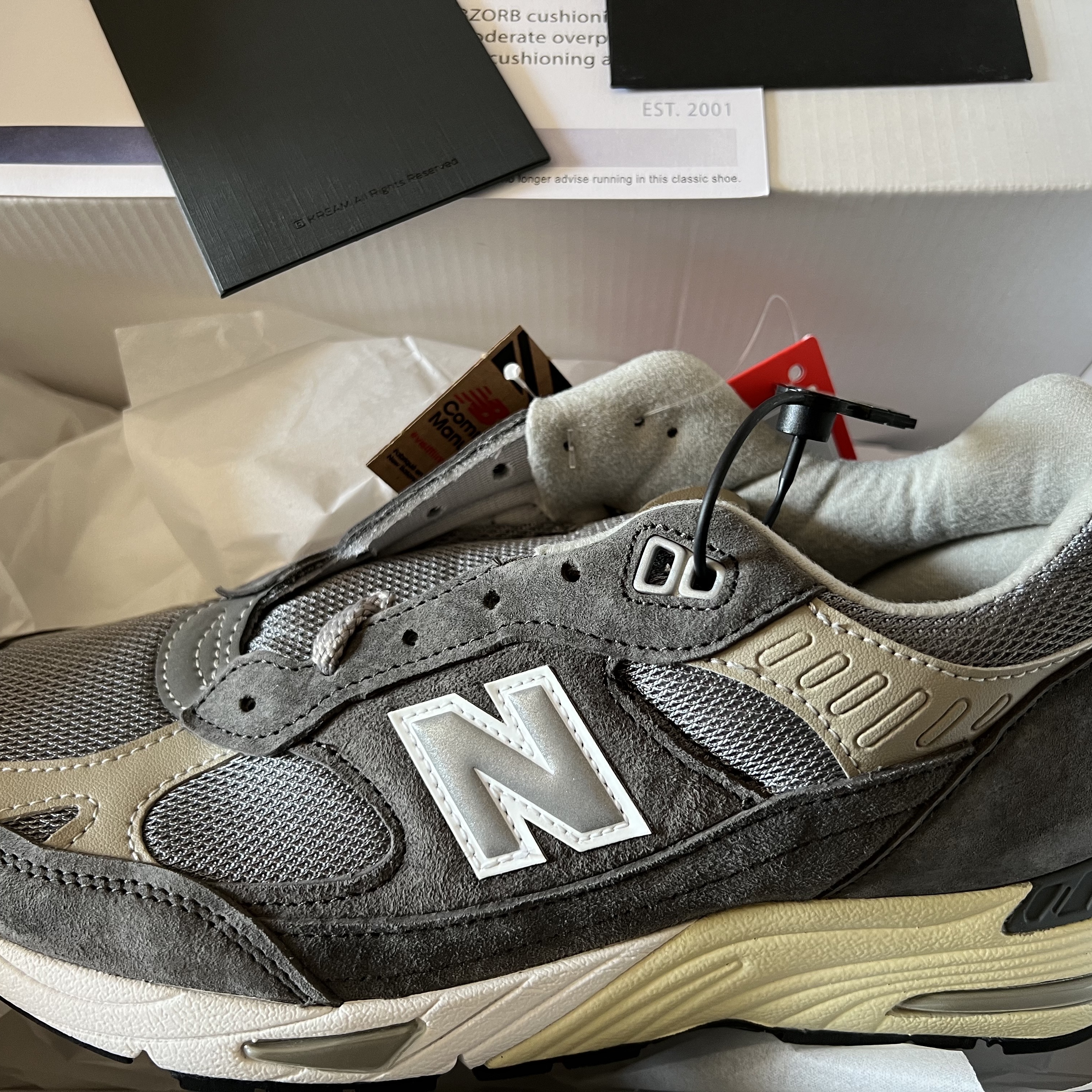 New Balance 991 Made in UK 40th Anniversary Grey 착용 스타일 - 2