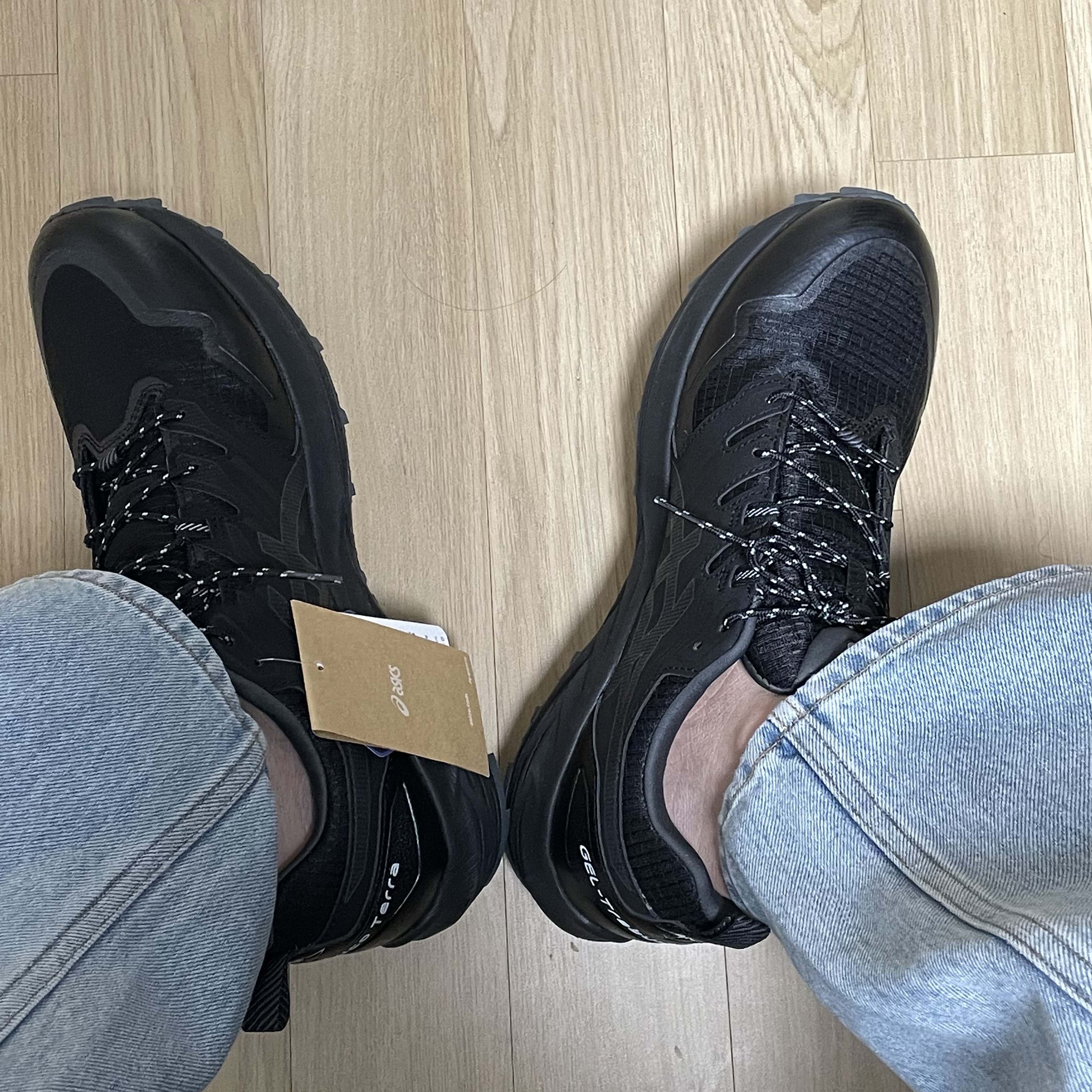 Asics Gel-Trabuco Terra Black Dark Grey 착용 스타일 - 4