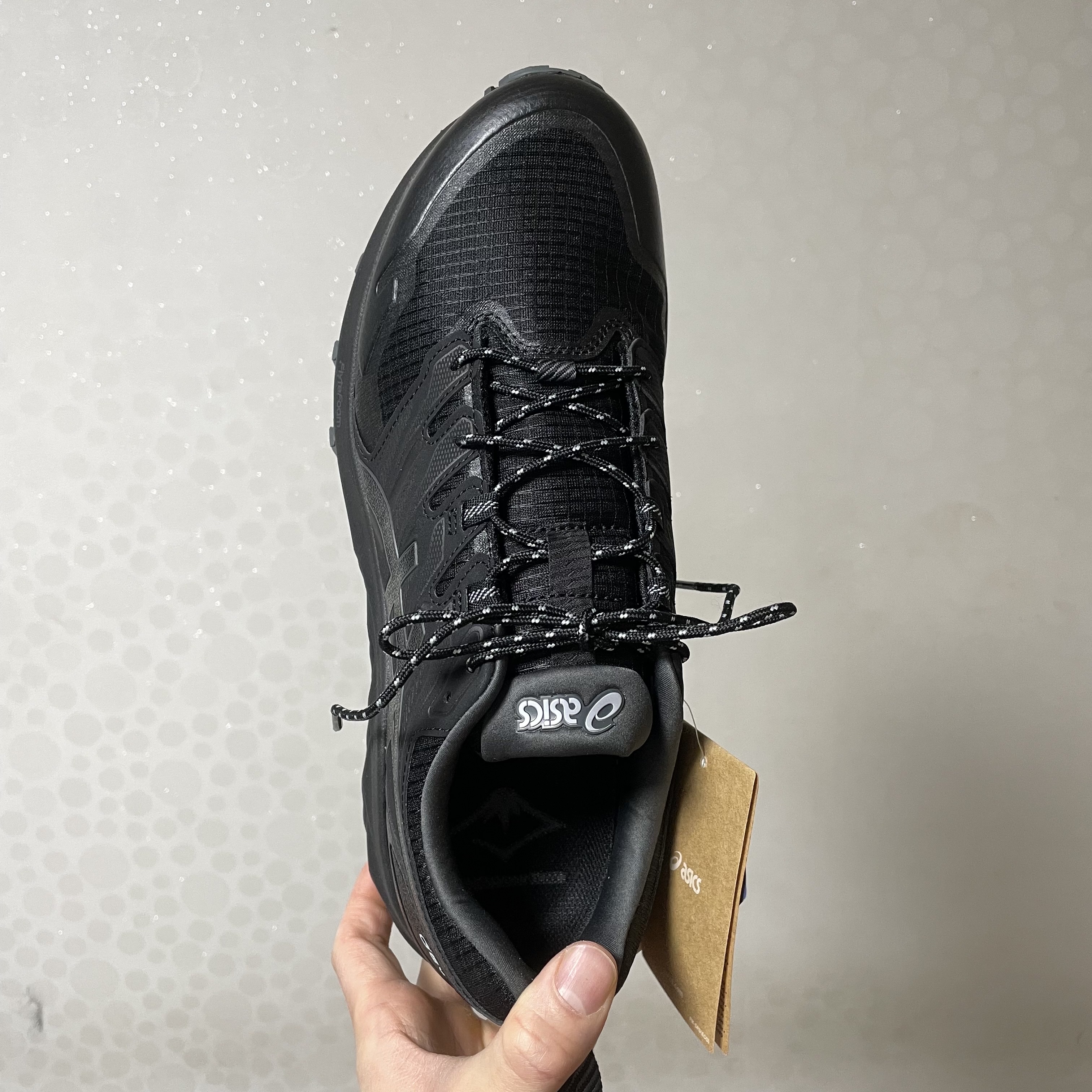 Asics Gel-Trabuco Terra Black Dark Grey 착용 스타일 - 2