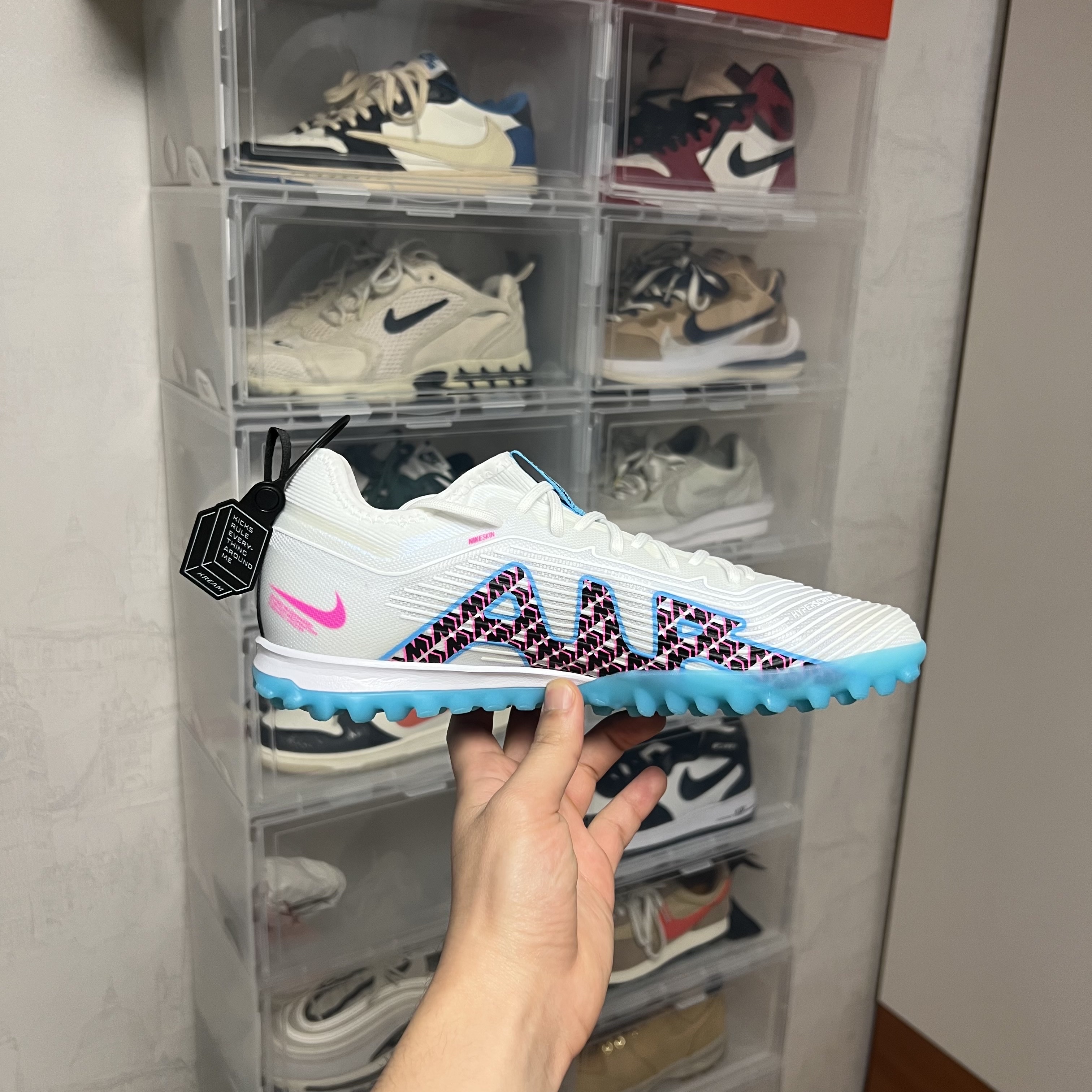 Nike Zoom Mercurial Vapor 15 Pro TF White Baltic Blue, Jordan 1 x Travis Scott x Fragment Retro Low OG SP Military Blue 착용 스타일 - 3