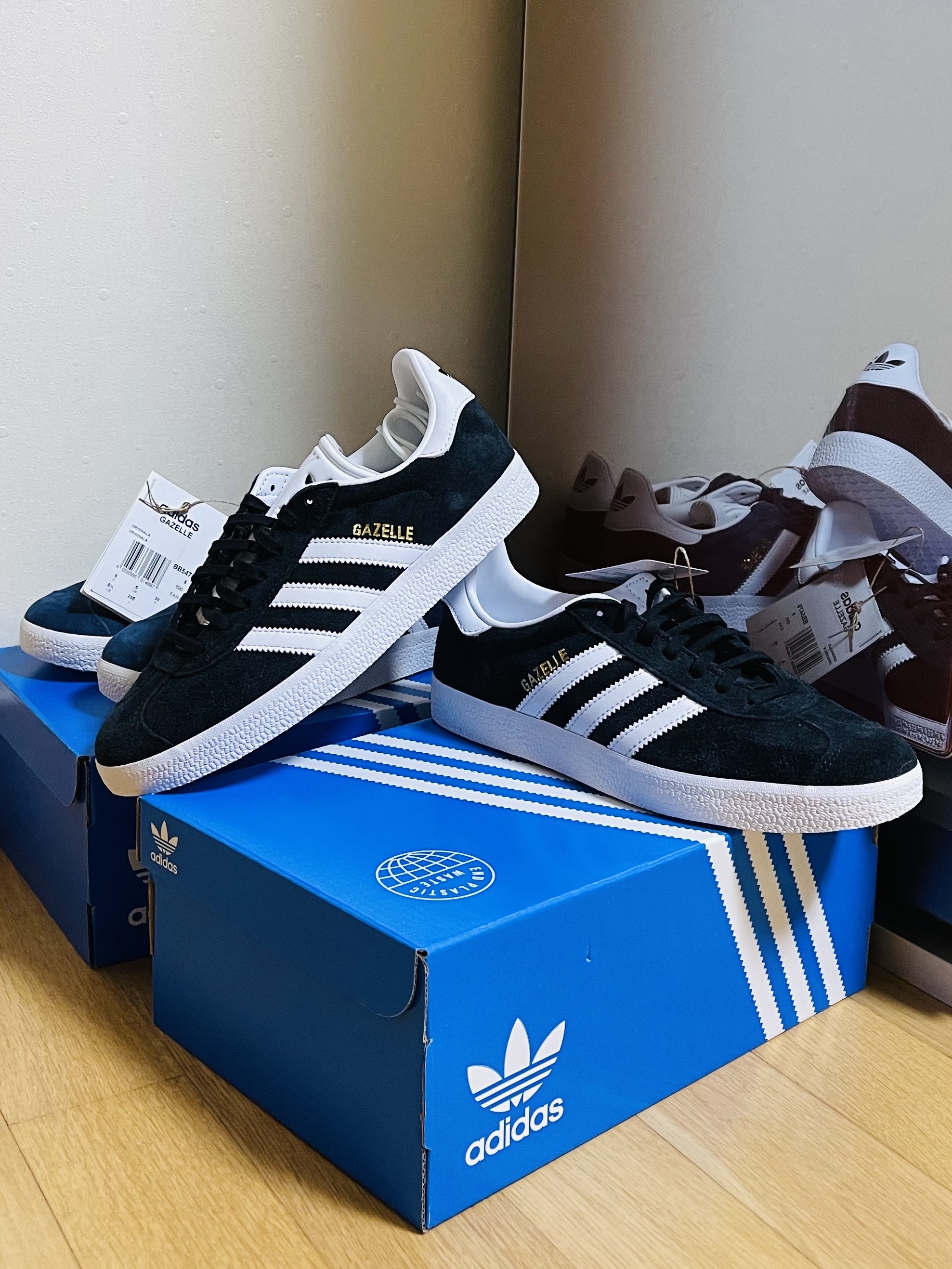 Adidas Gazelle Core Black White, Adidas Gazelle Collegiate Navy 착용 스타일