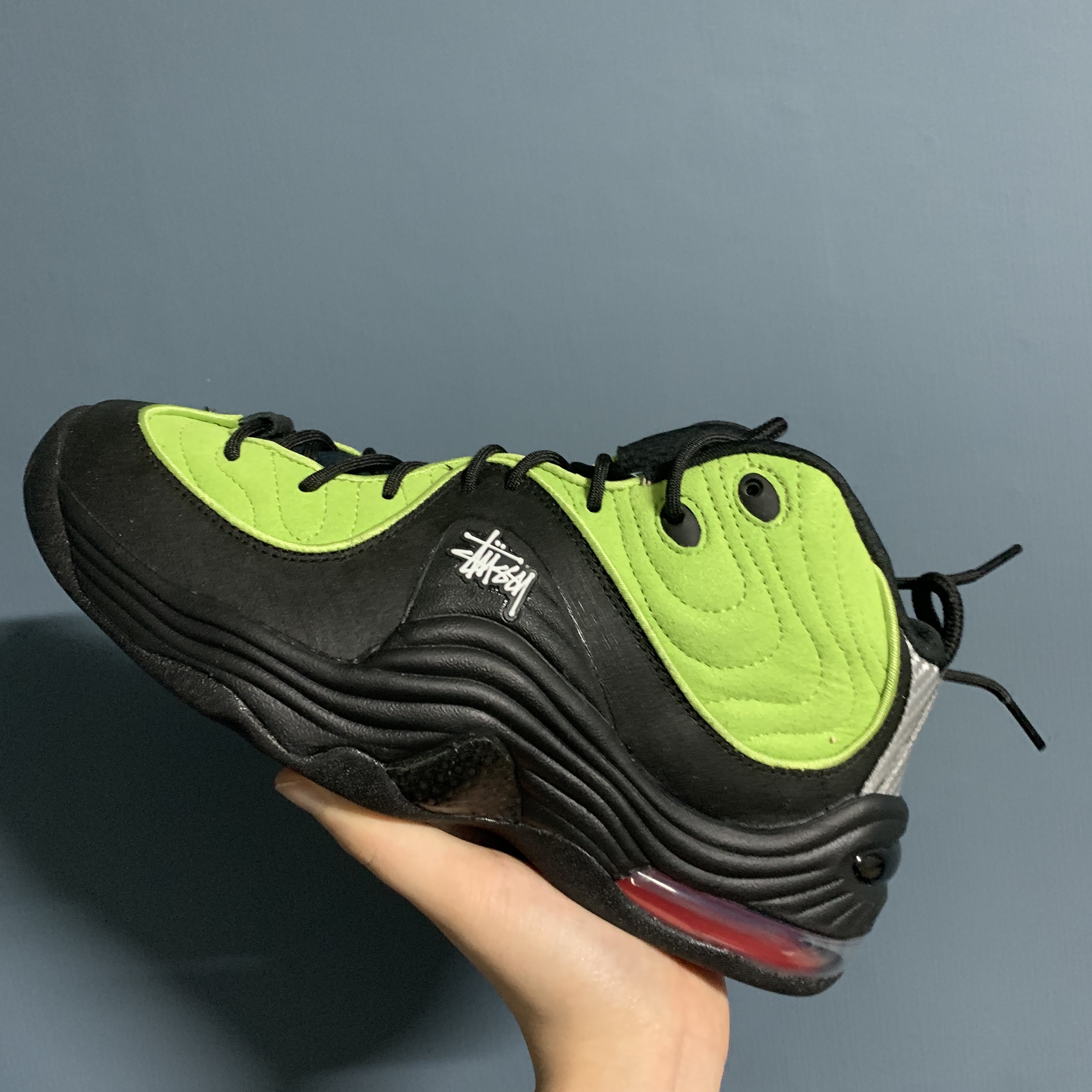 Nike x Stussy Air Penny II Vivid Green and Black 착용 스타일