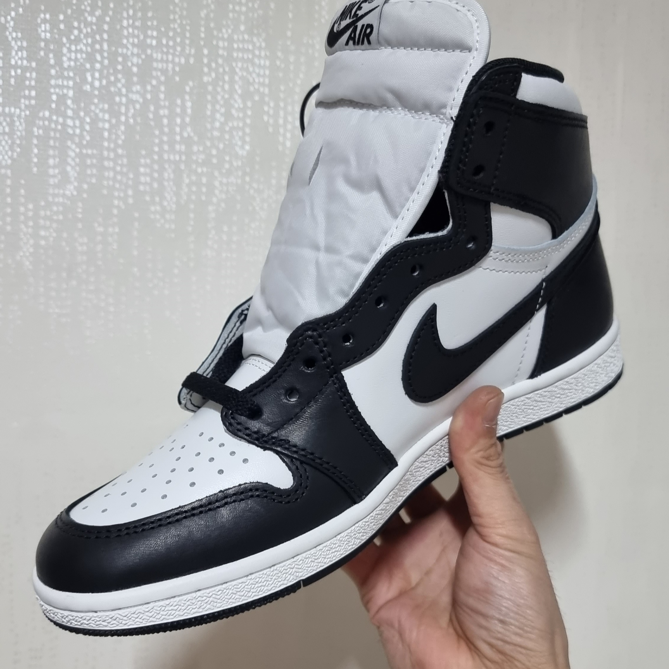 Jordan 1 High 85 Black White 착용 스타일 - 3