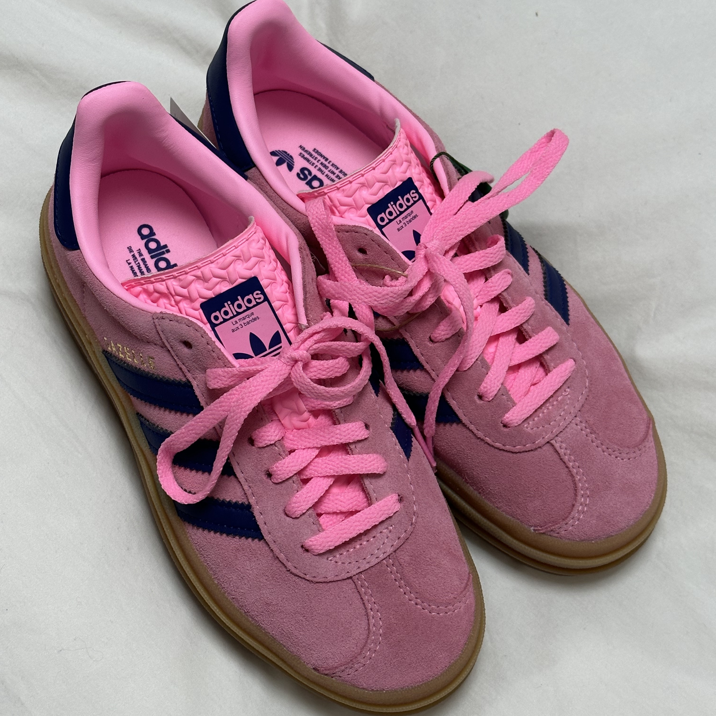 (W) Adidas Gazelle Bold Pink Glow Victory Blue 착용 스타일 - 1