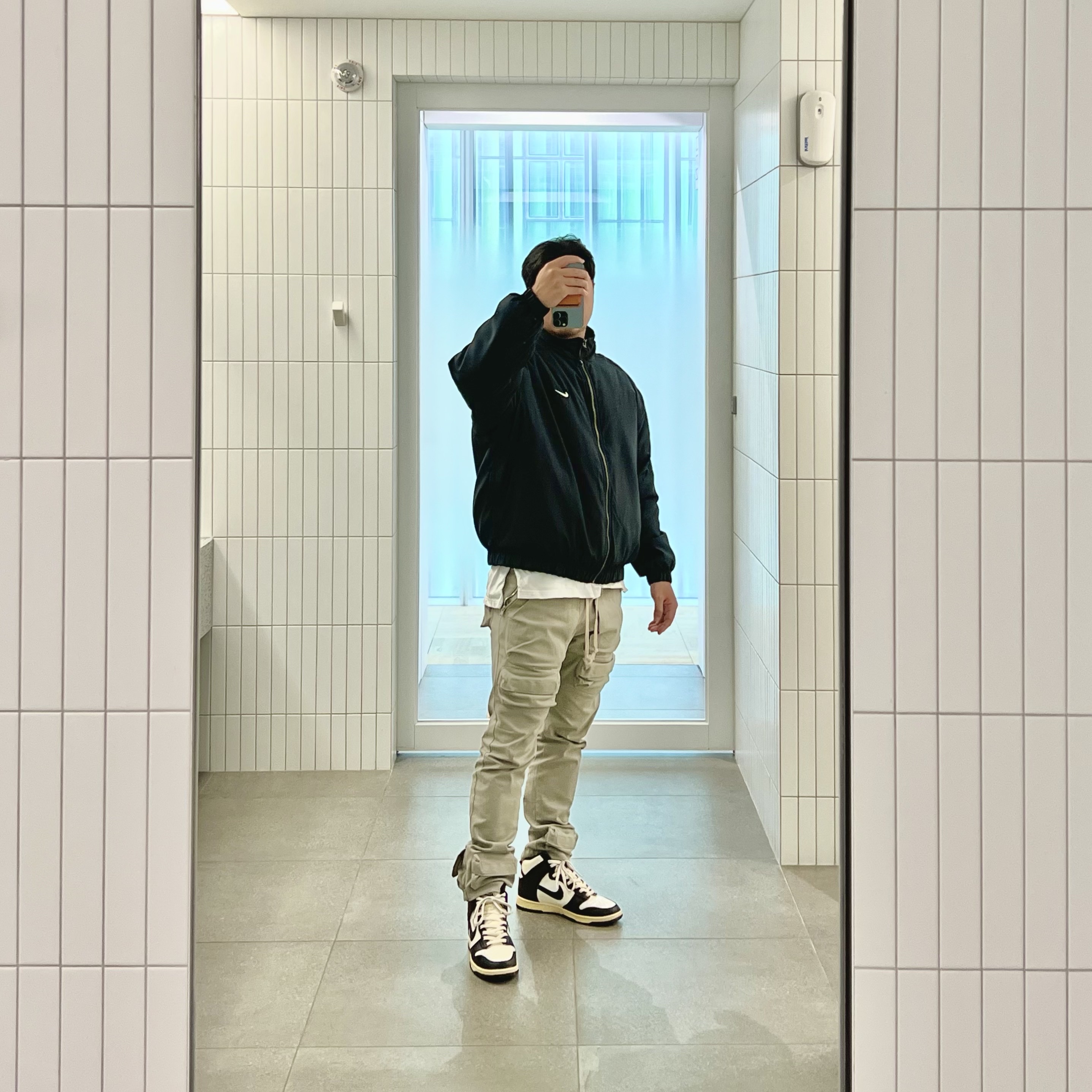 Nike NRG Solo Swoosh Satin Bomber Jacket Black Doll - Asia, Nike Dunk High Retro Championship White 착용 스타일