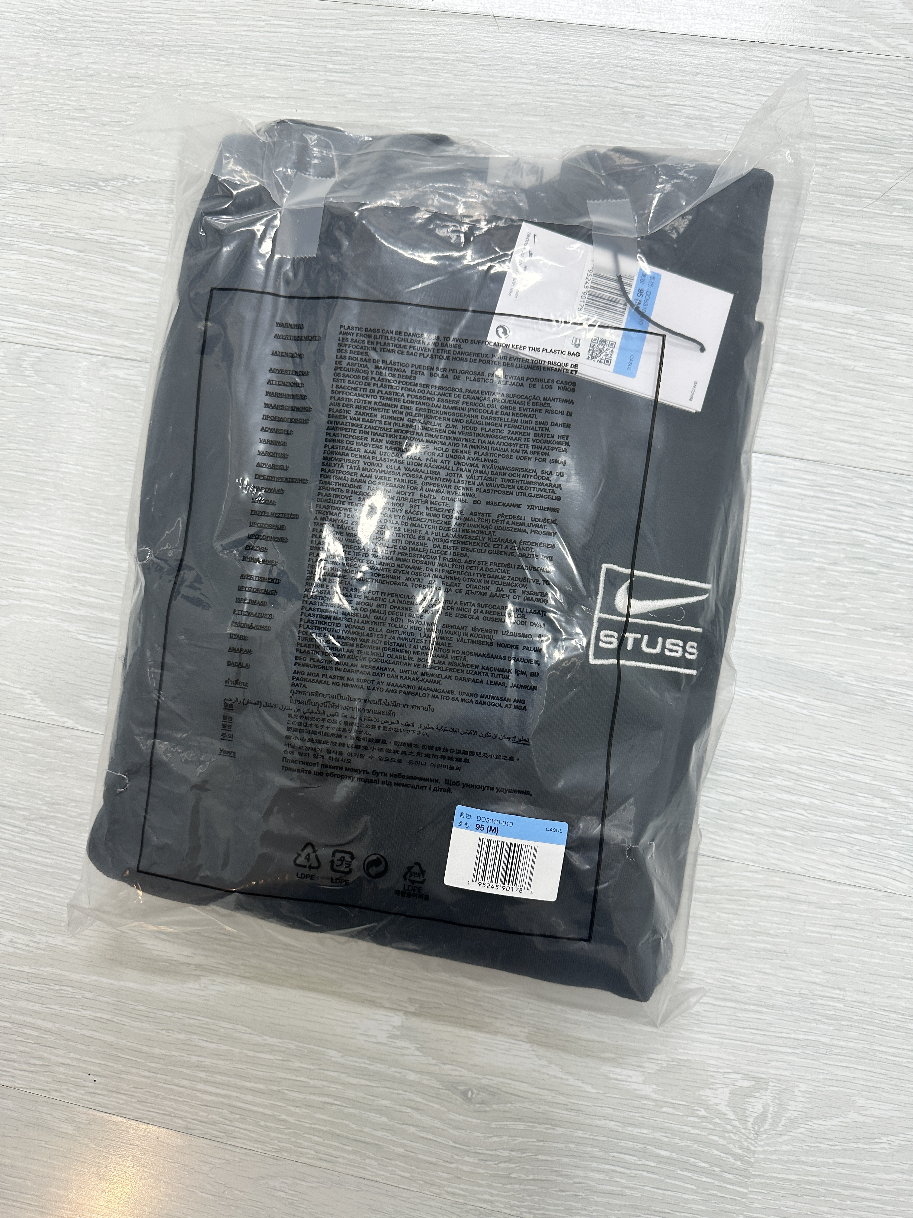 Nike x Stussy NRG Washed Fleece Crewneck Black (DO5310-010), Nike x Stussy NRG Washed Fleece Pants Black (DO5296-010) 착용 스타일 - 3