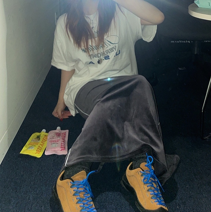 Keen Jasper Suede Sneakers Camel 착용 스타일