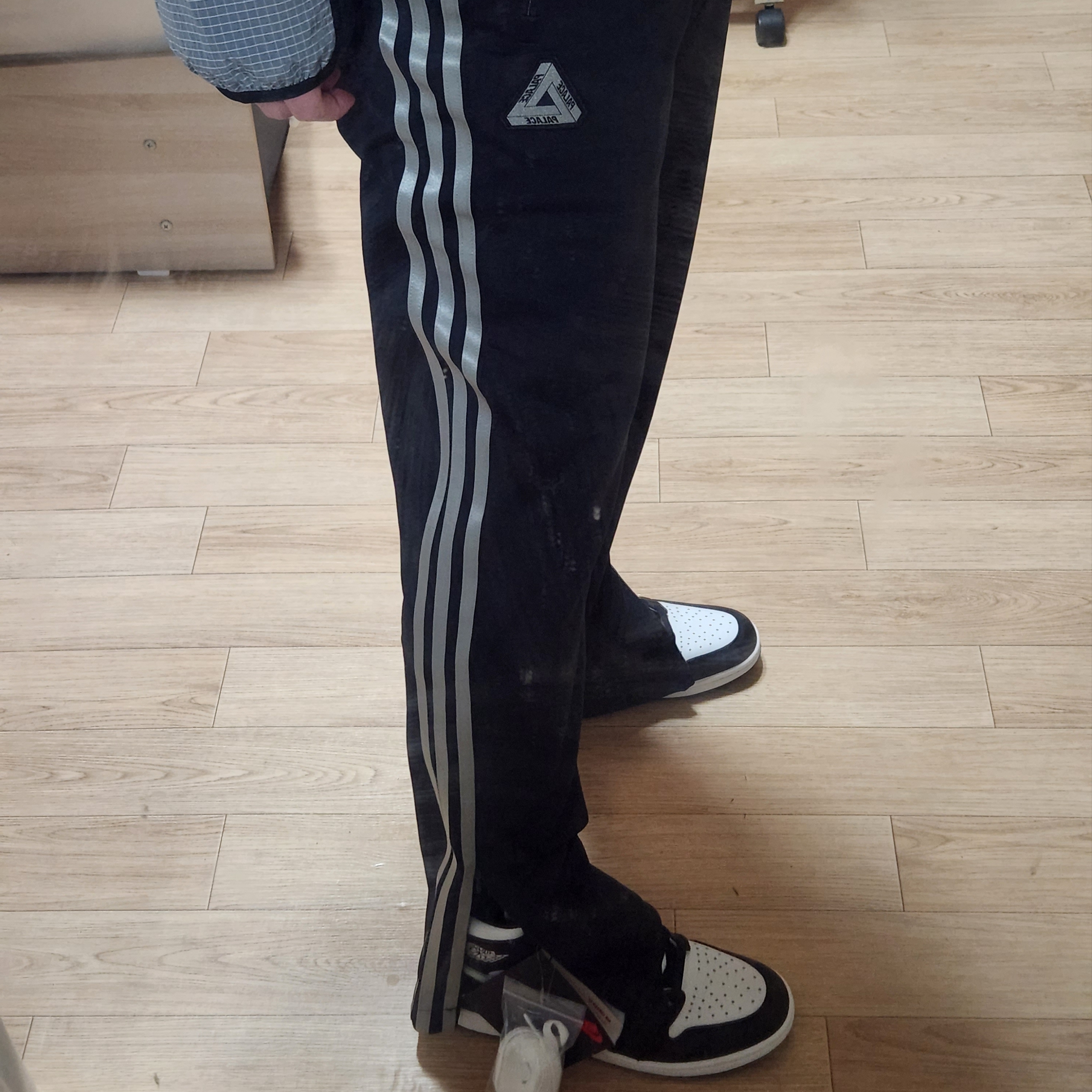 Palace x Adidas Firebird Track Pants Black - 23SS, Jordan 1 High 85 Black White 착용 스타일 - 1