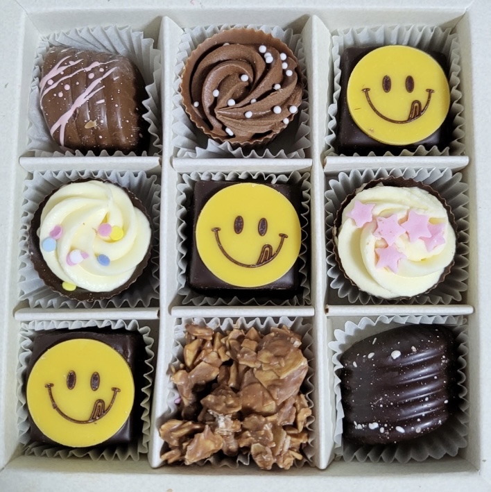 Knotted Chocolate Bonbon 착용 스타일