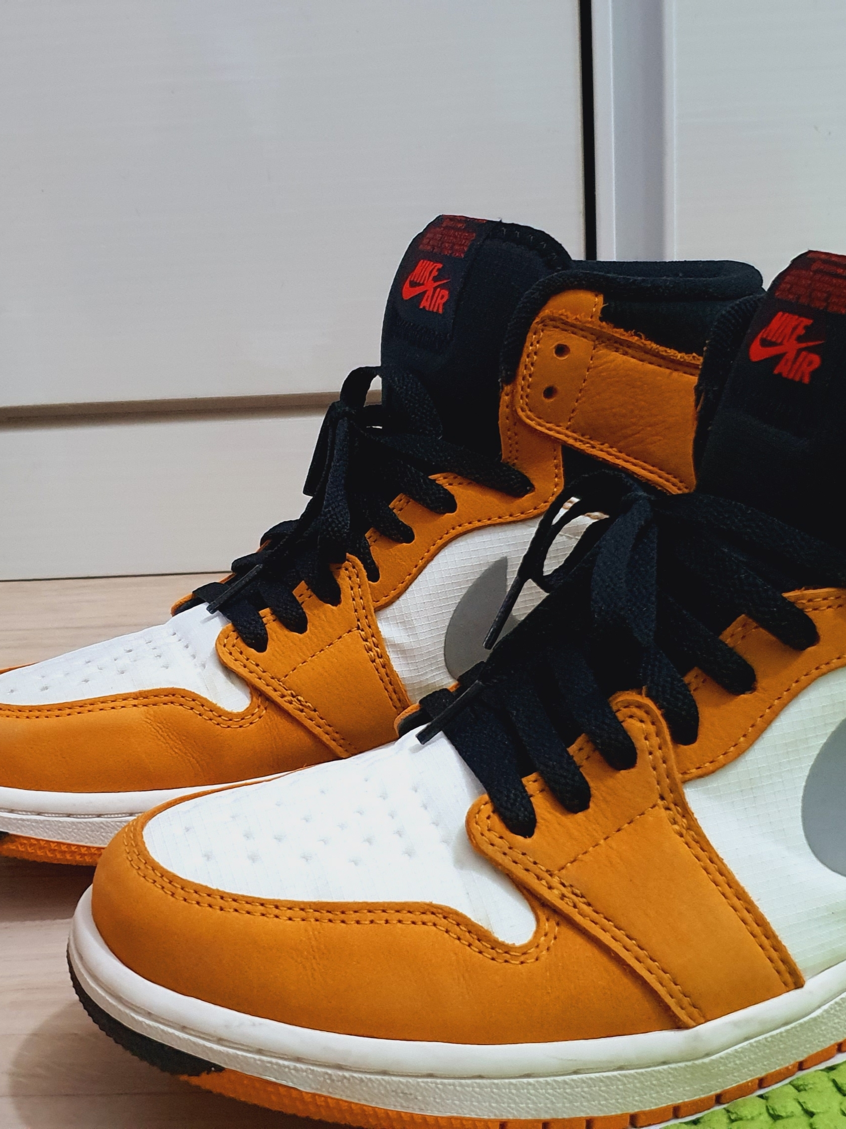 Jordan 1 Element Gore-Tex Light Curry 착용 스타일