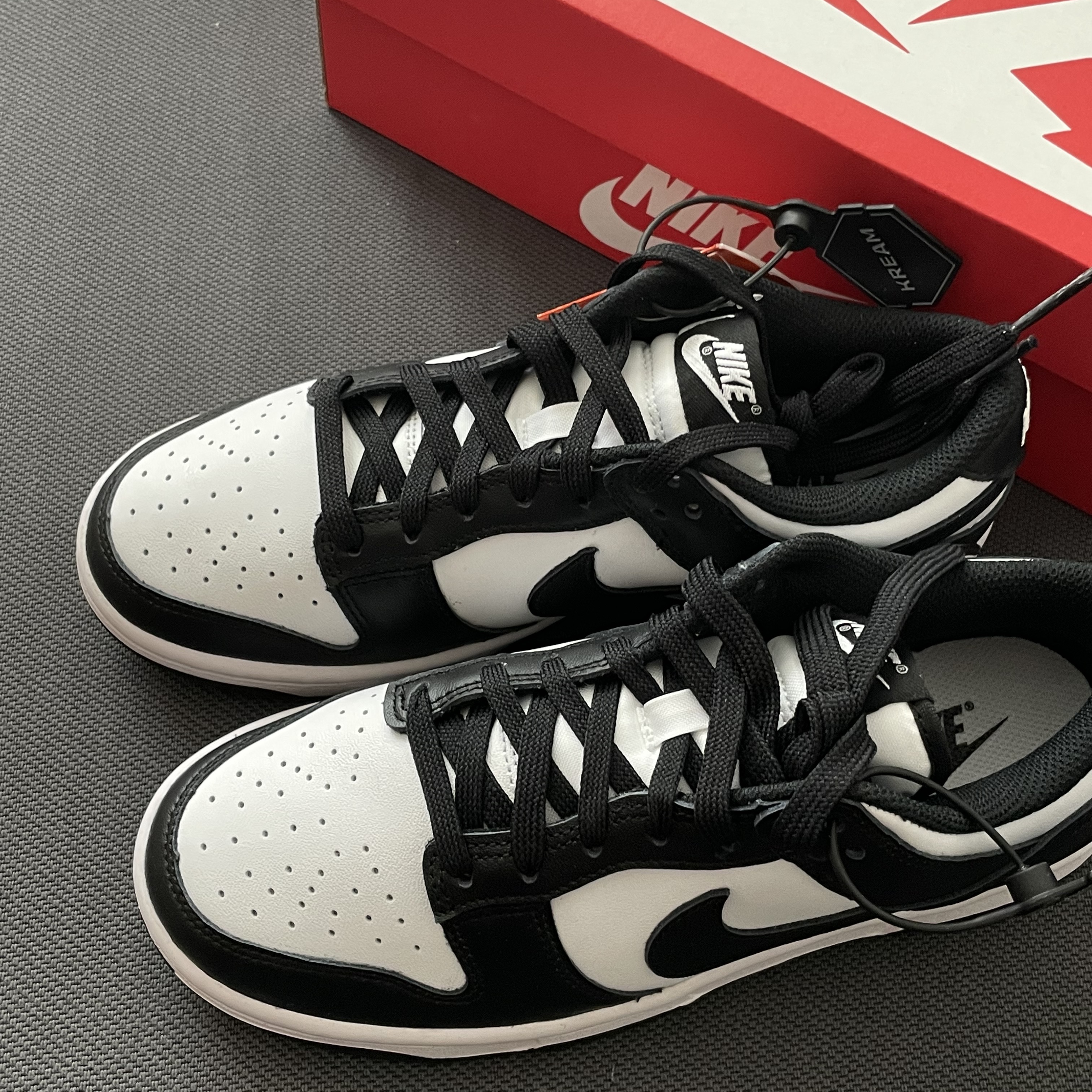 (W) Nike Dunk Low Black 착용 스타일