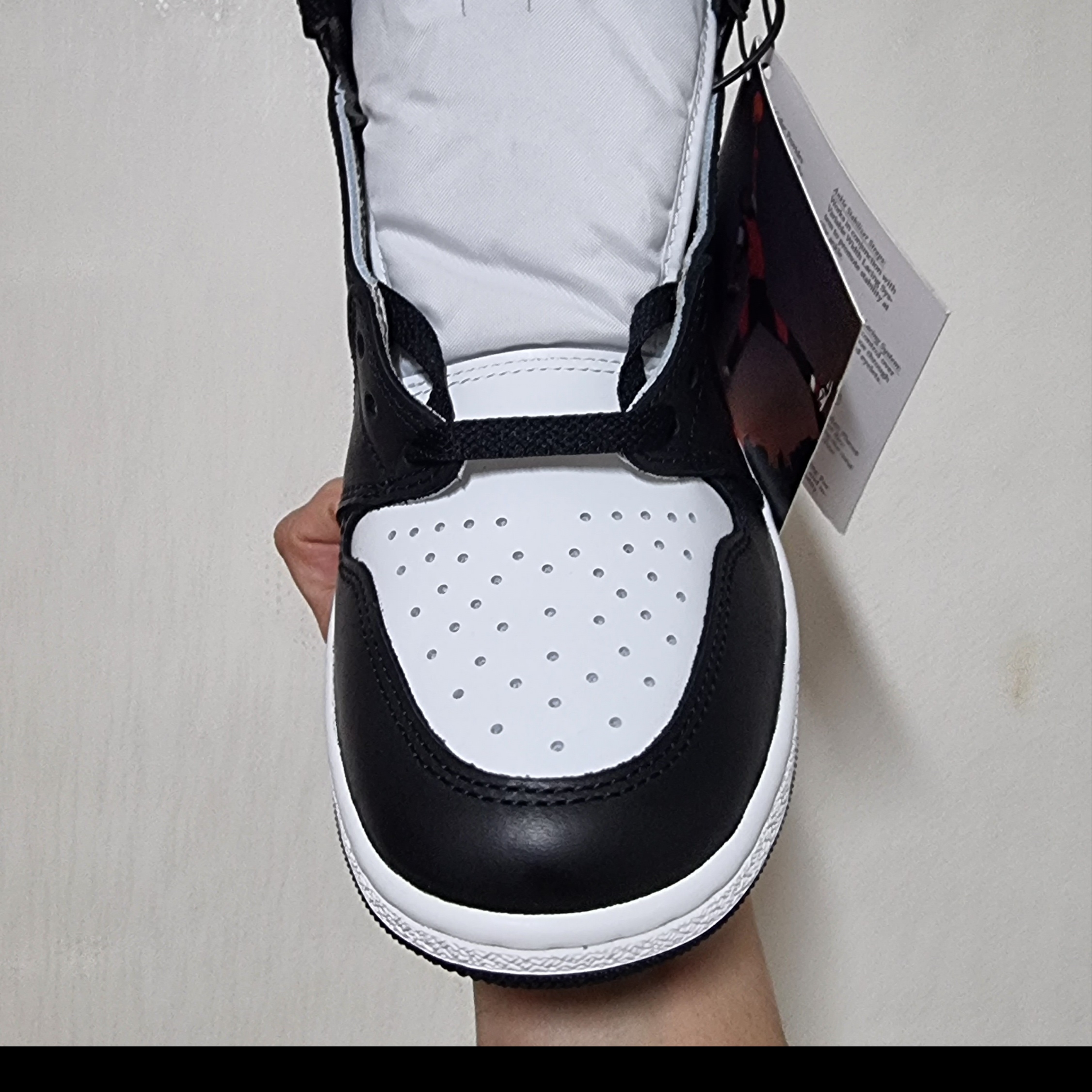 Jordan 1 High 85 Black White 착용 스타일 - 5