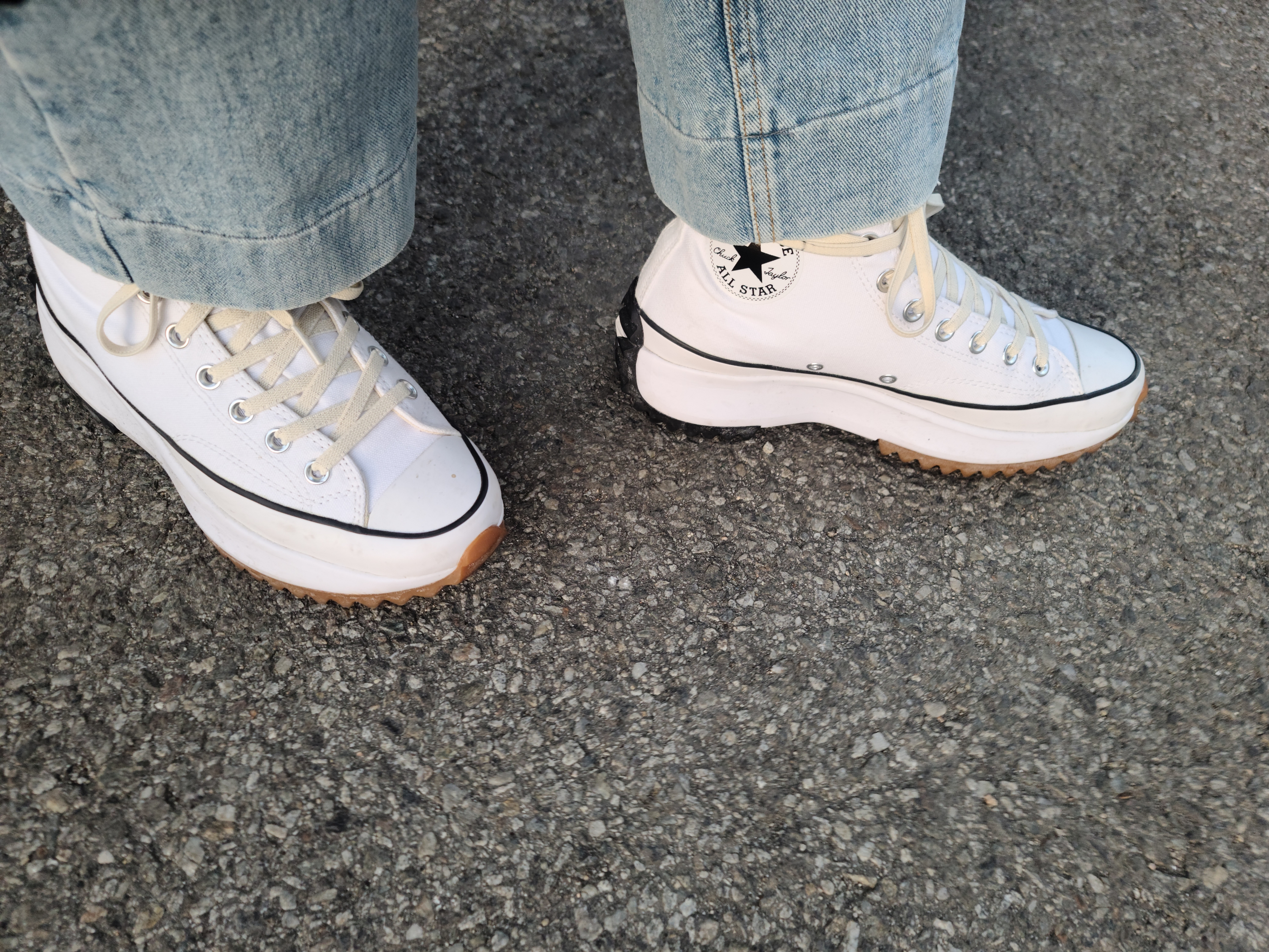 Converse Run Star Hike Hi White Black Gum, Ader Error x Zara Twill Cap Blue 착용 스타일 - 1