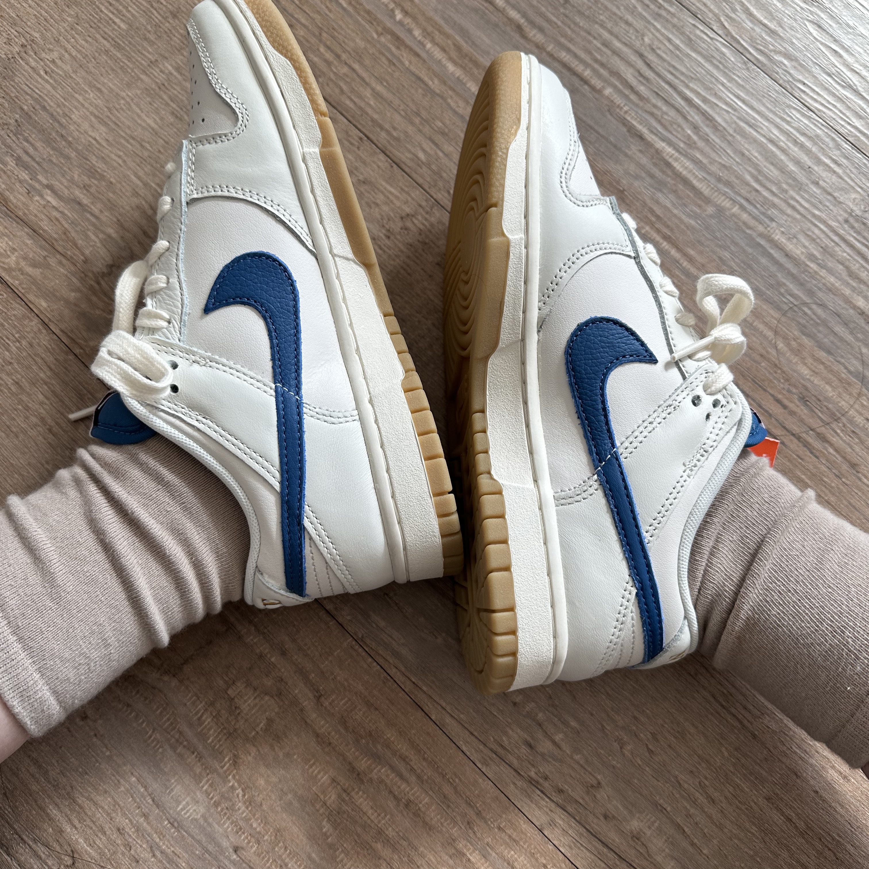 Nike Dunk Low SE Sail Dark Marina Blue 착용 스타일