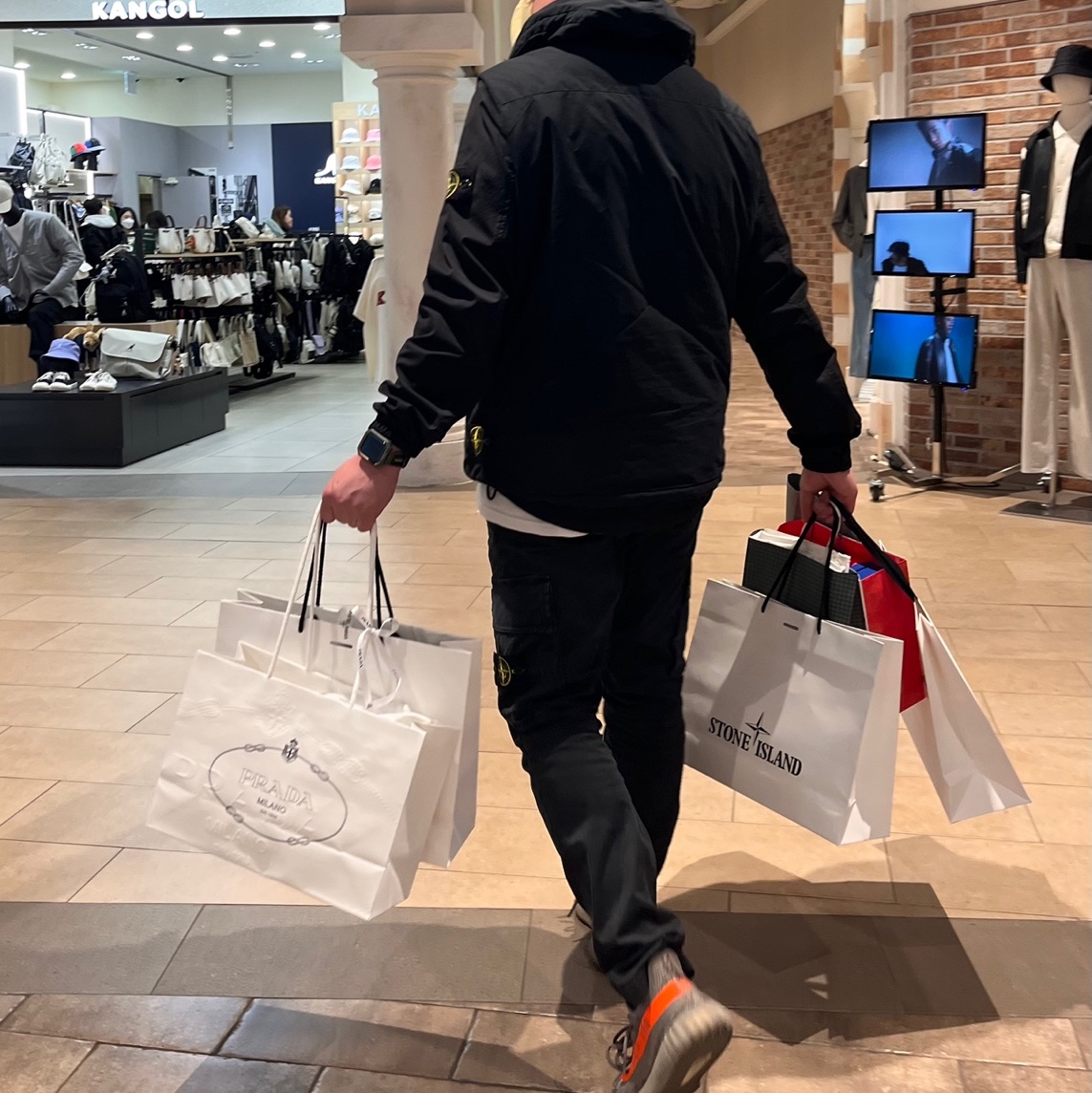 Adidas Yeezy Boost 350 V2 Beluga - Reflective 착용 스타일