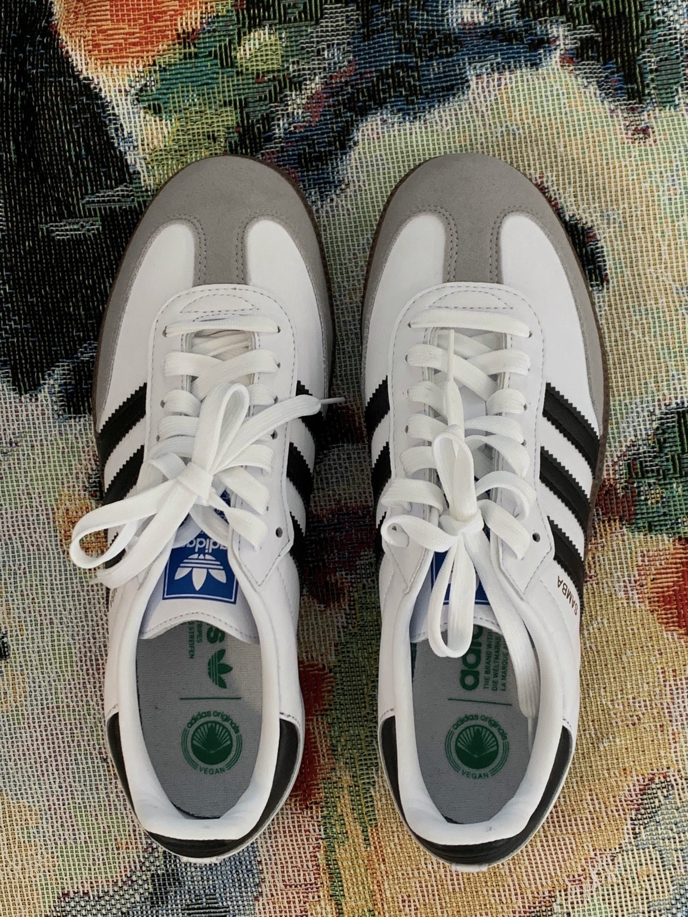 Adidas Samba Vegan White Black, Apple AirPods Max Lightning Space Gray (Korean Ver.) 착용 스타일 - 5