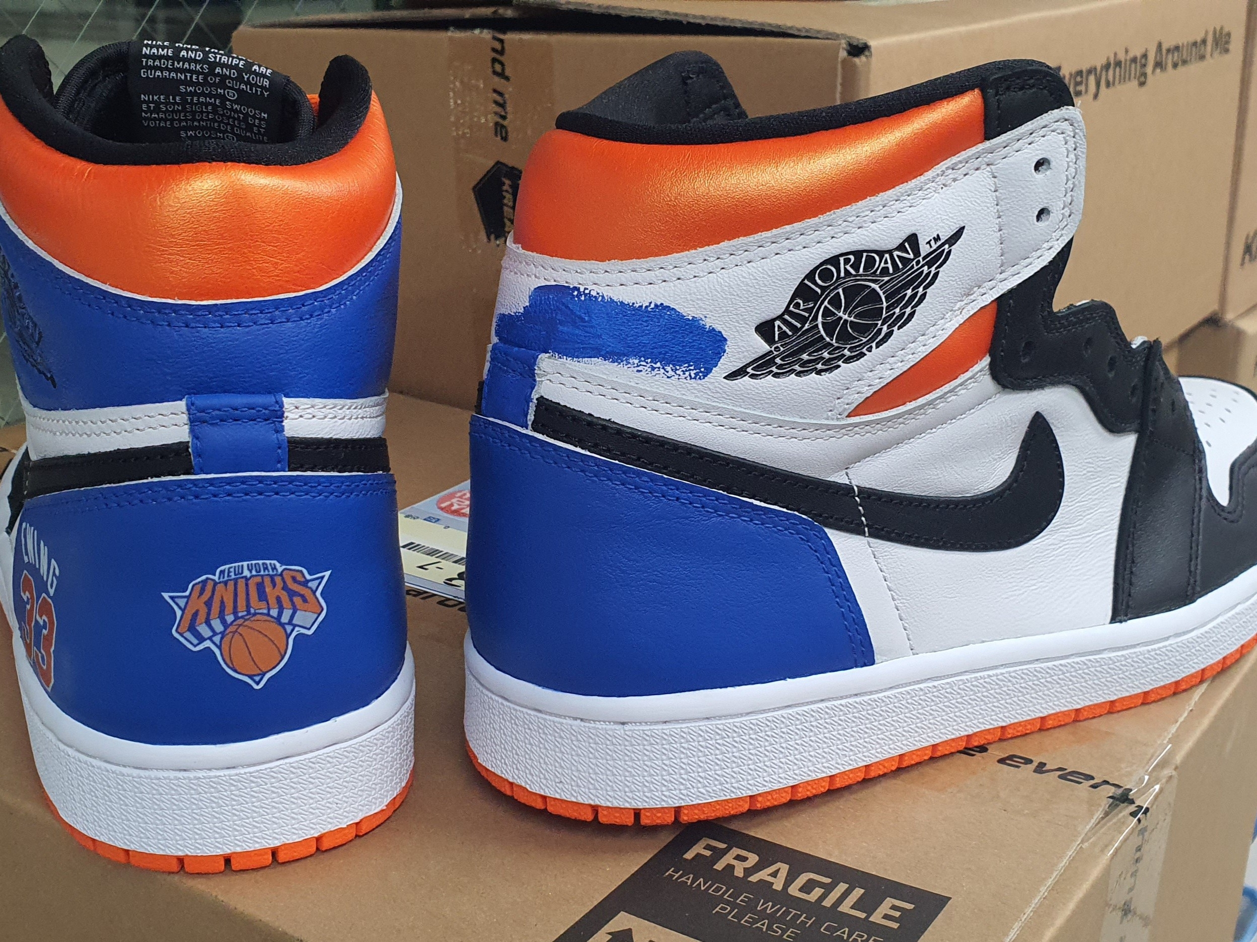 Jordan 1 Retro High OG Electro Orange 착용 스타일 - 3