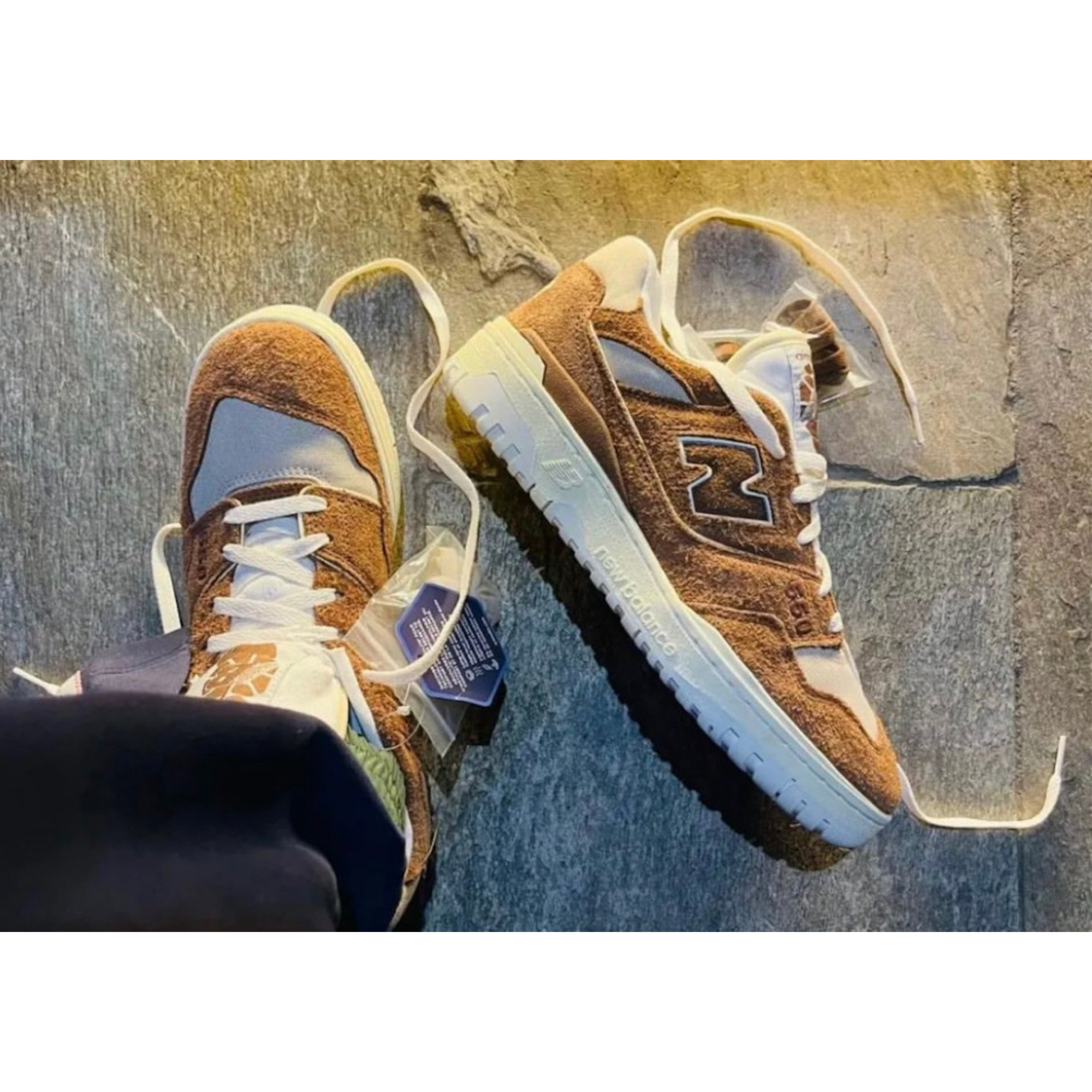 New Balance x Aime Leon Dore 550 True Brown 착용 스타일 - 3