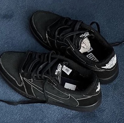Jordan 1 x Travis Scott Retro Low OG SP Black Phantom 착용 스타일
