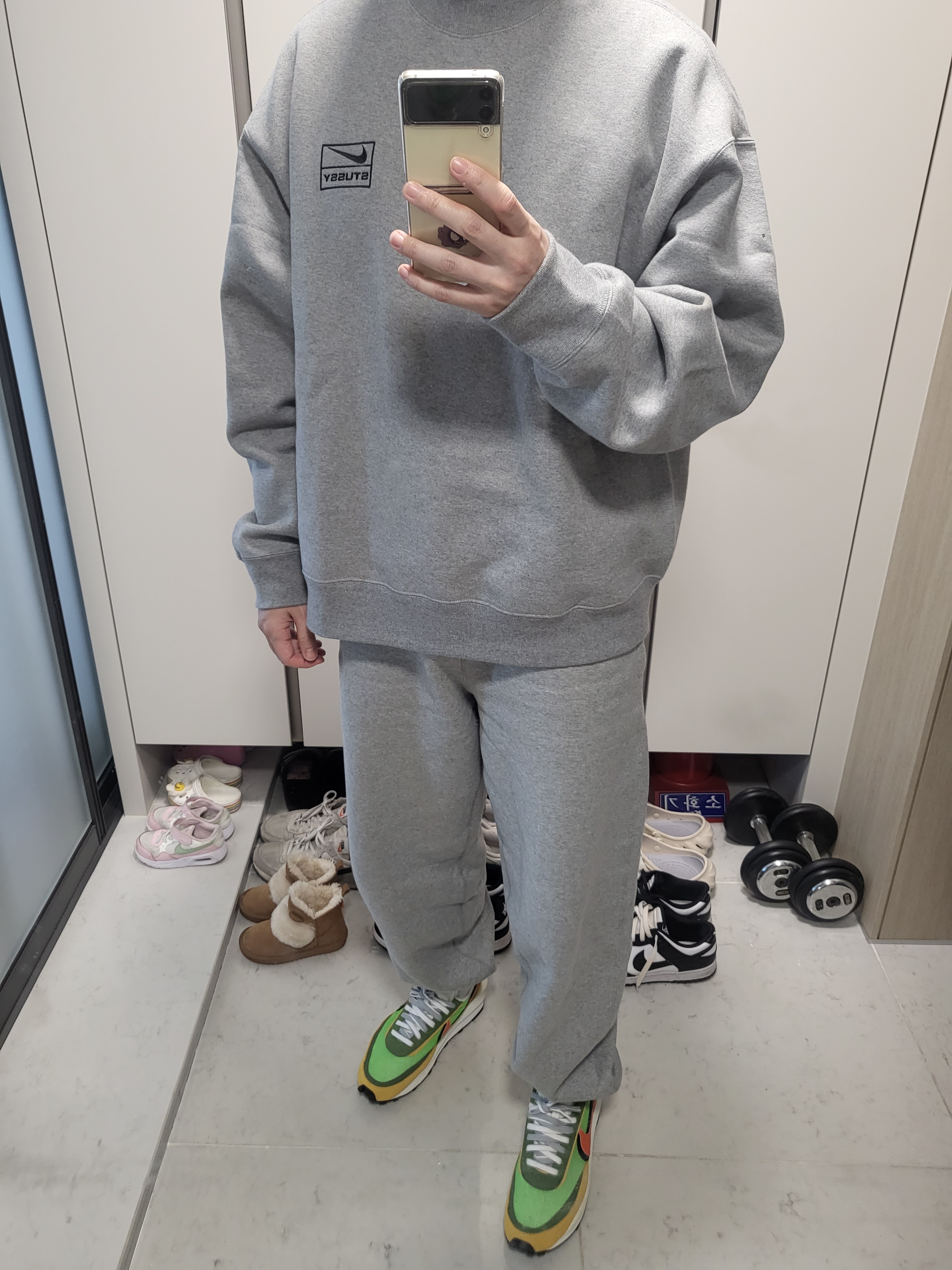 Nike x Sacai LDWaffle Green Multi, Nike x Stussy NRG Fleece Pants Dark Grey Heather (DO9340-063) 착용 스타일