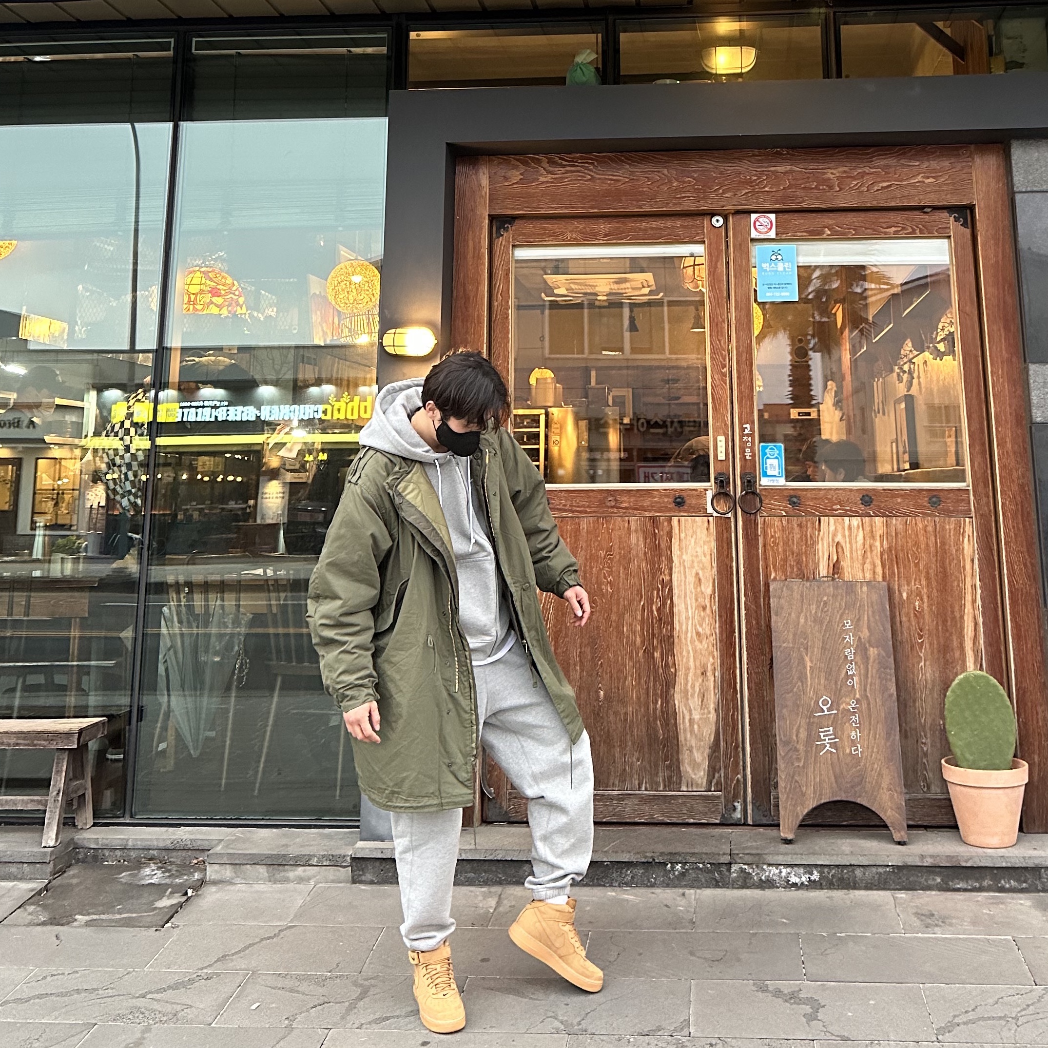 Nike Air Force 1 Mid Flax and Outdoor Green, Nike NRG Solo Swoosh Full Zip Hoodie Dark Grey Heather - Asia 착용 스타일