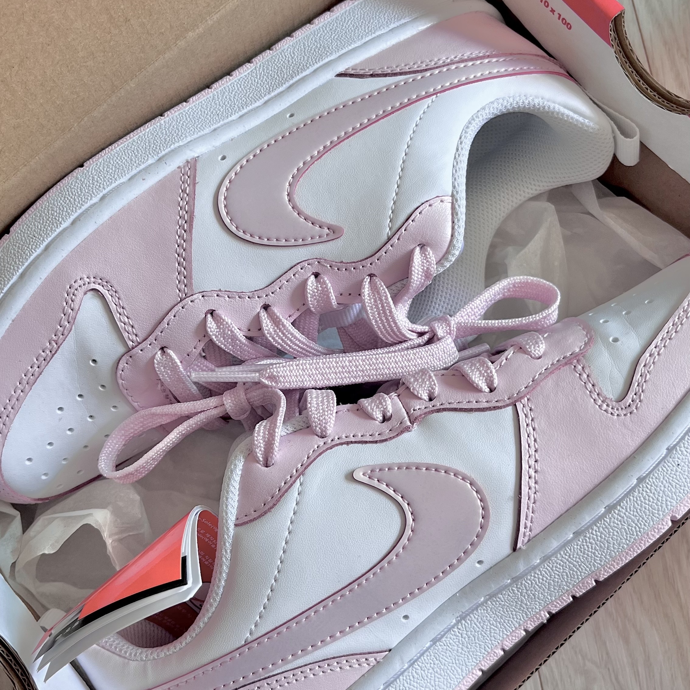 (GS) Nike Court Borough 2 SE White Pink Foam 착용 스타일