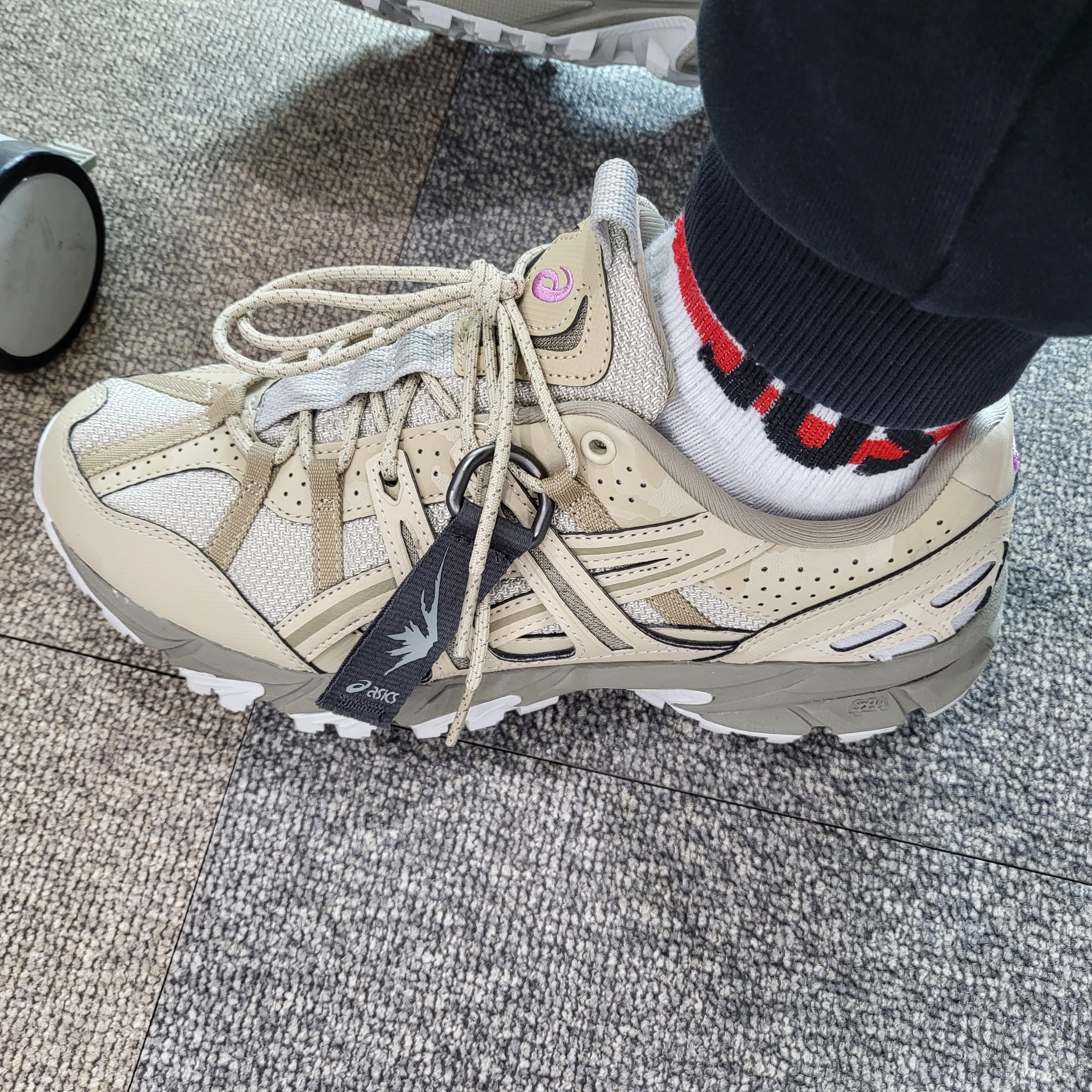 Asics Gel-Sonoma 15-50 Feather Grey Wood Crepe 착용 스타일 - 1