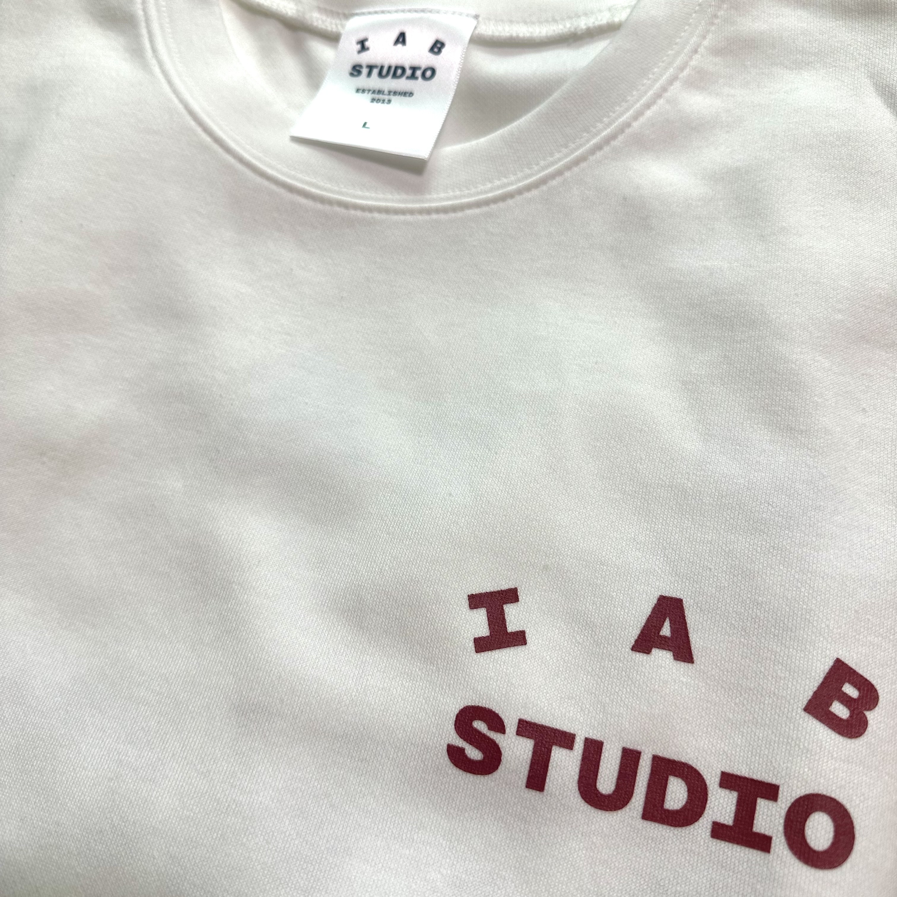 IAB Studio T-Shirt White Burgundy, IAB Studio Sweatpants Black White - 23SS 착용 스타일 - 1