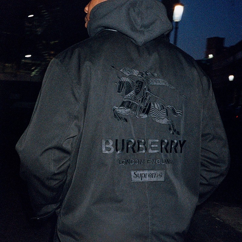 Supreme x Burberry Leather Collar Trench Black - 22SS, Supreme x Burberry Leather Collar Trench Pink - 22SS 착용 스타일 - 1