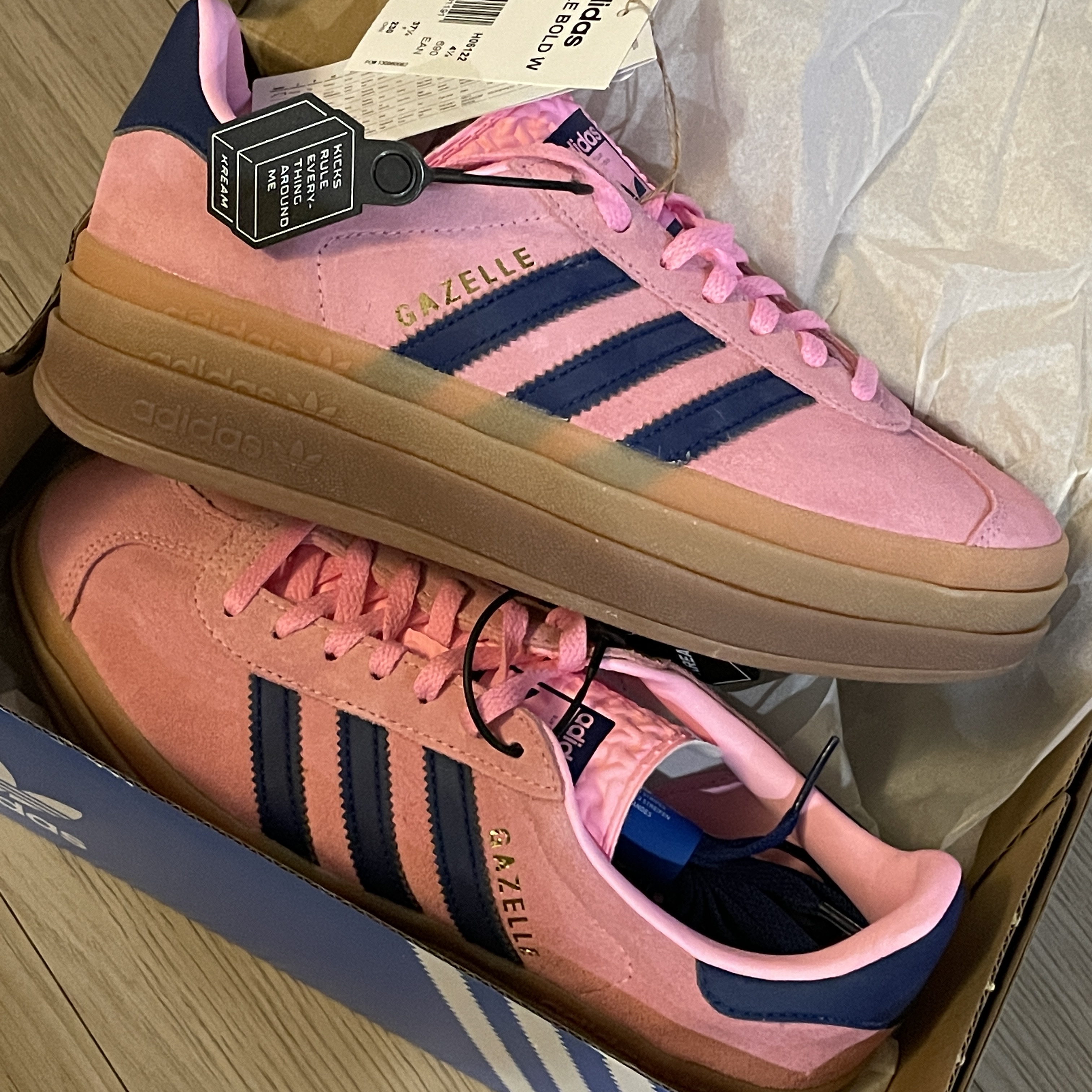 (W) Adidas Gazelle Bold Pink Glow Victory Blue 착용 스타일