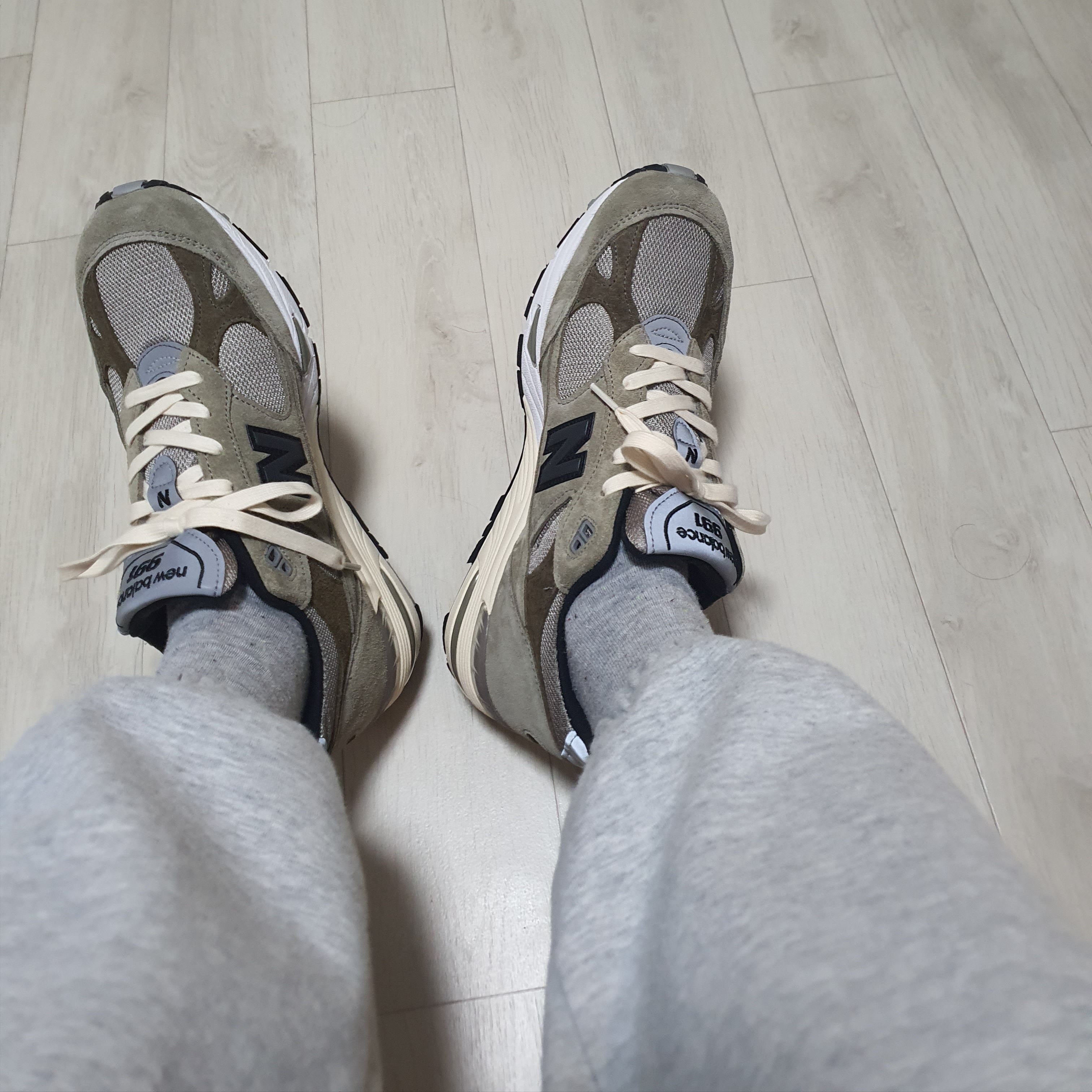 New Balance x JJJJound 991 Made in UK Grey 착용 스타일
