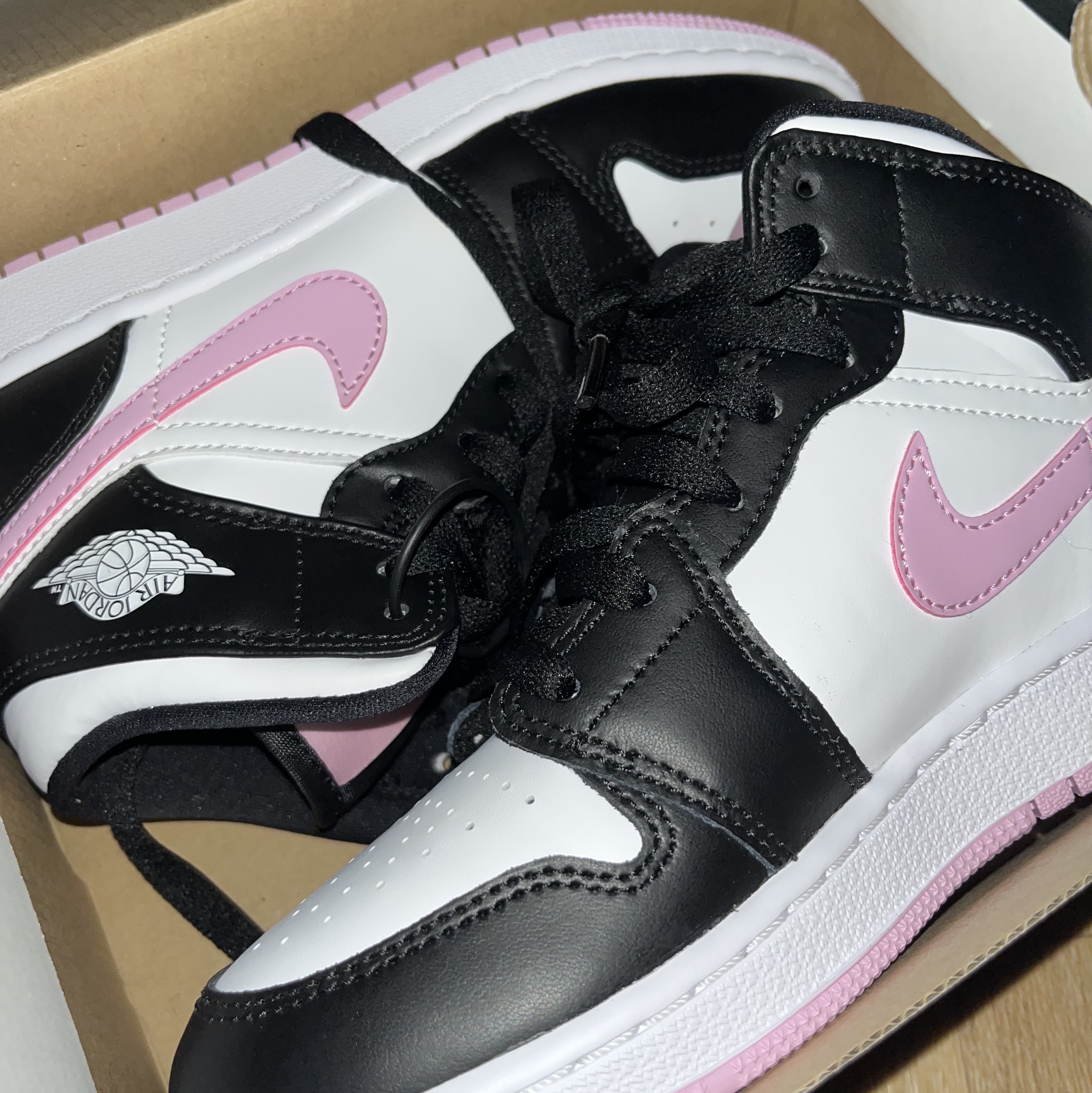 (GS) Jordan 1 Mid Light Arctic Pink 착용 스타일