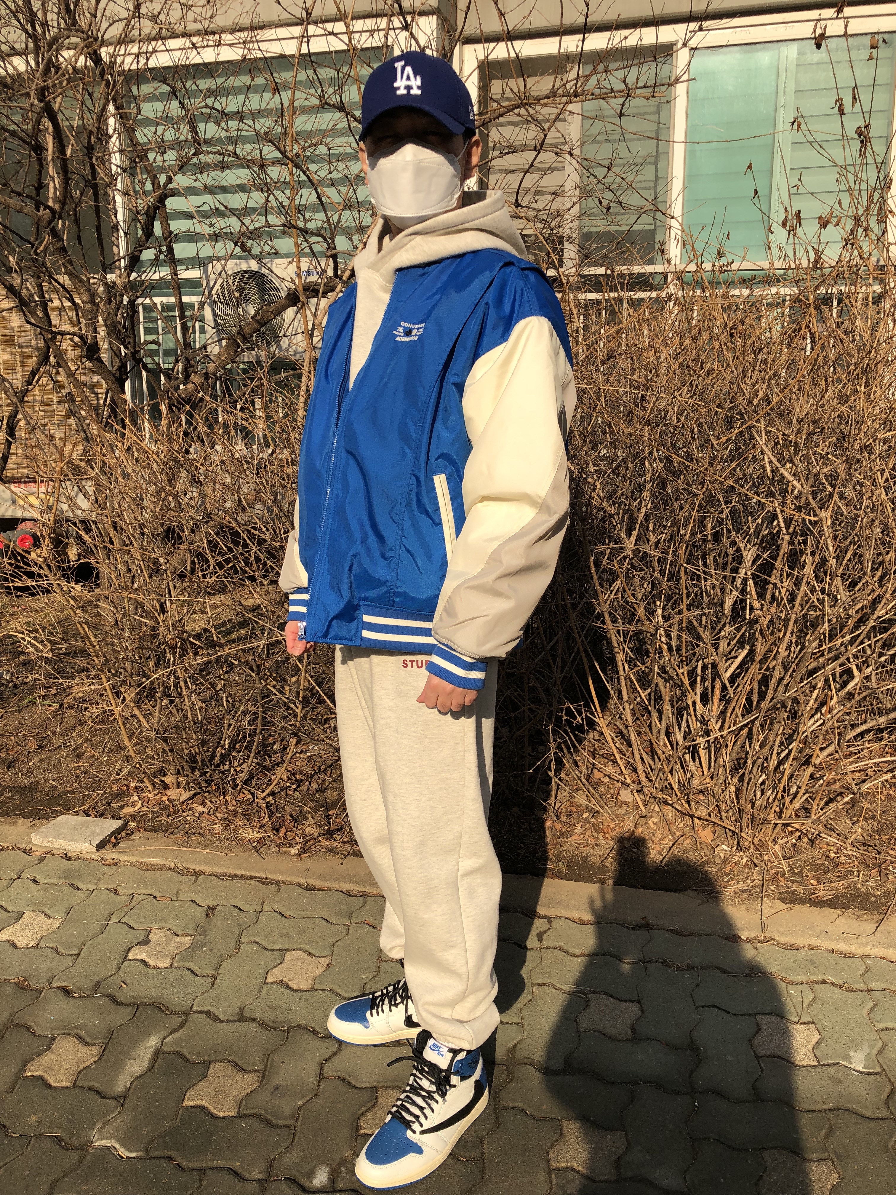 Converse x Ader Error Shapes Varsity Jacket Cobalt, IAB Studio Hoodie Oatmeal Burgundy 착용 스타일 - 1