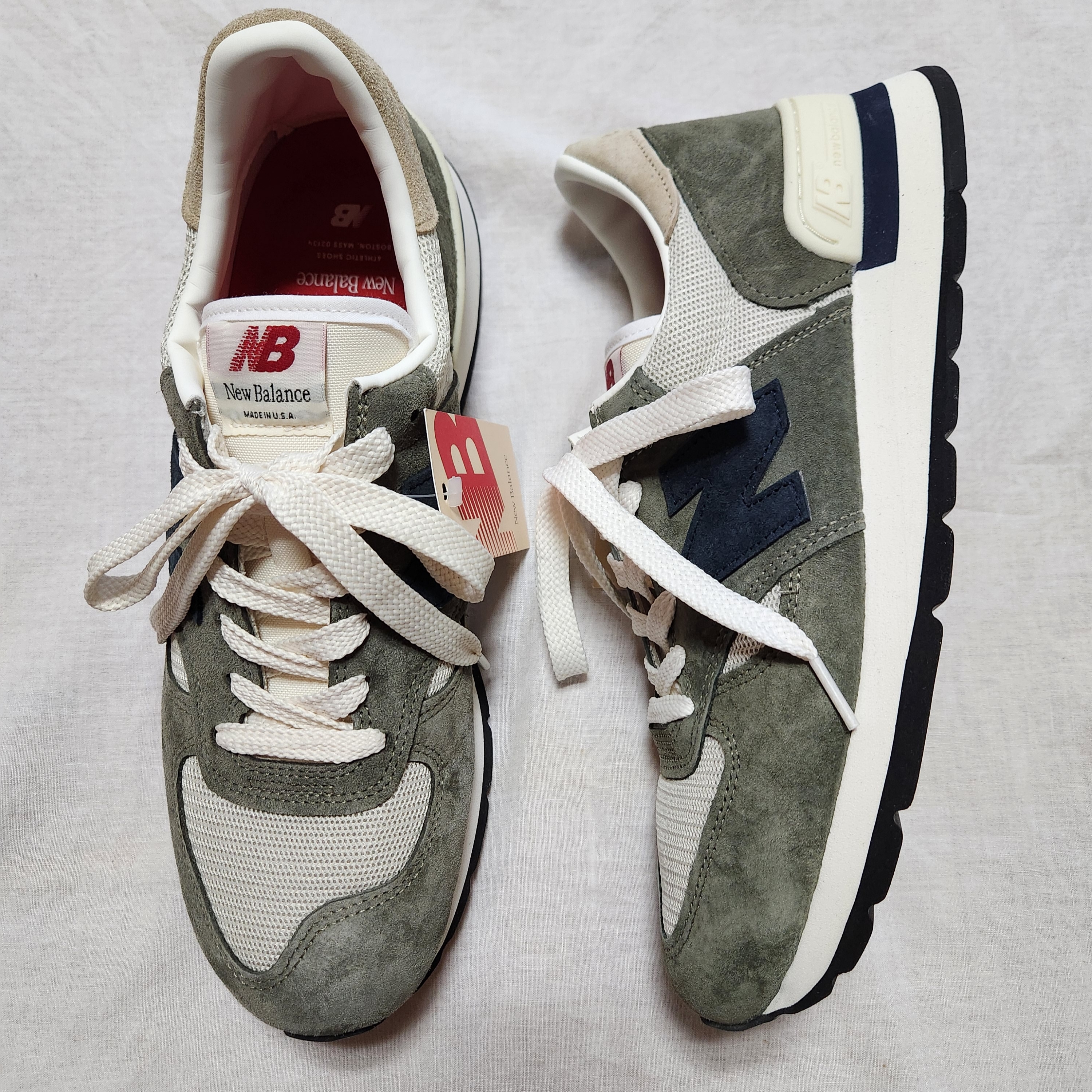 New Balance 990v1 Made in USA Olive 착용 스타일 - 2