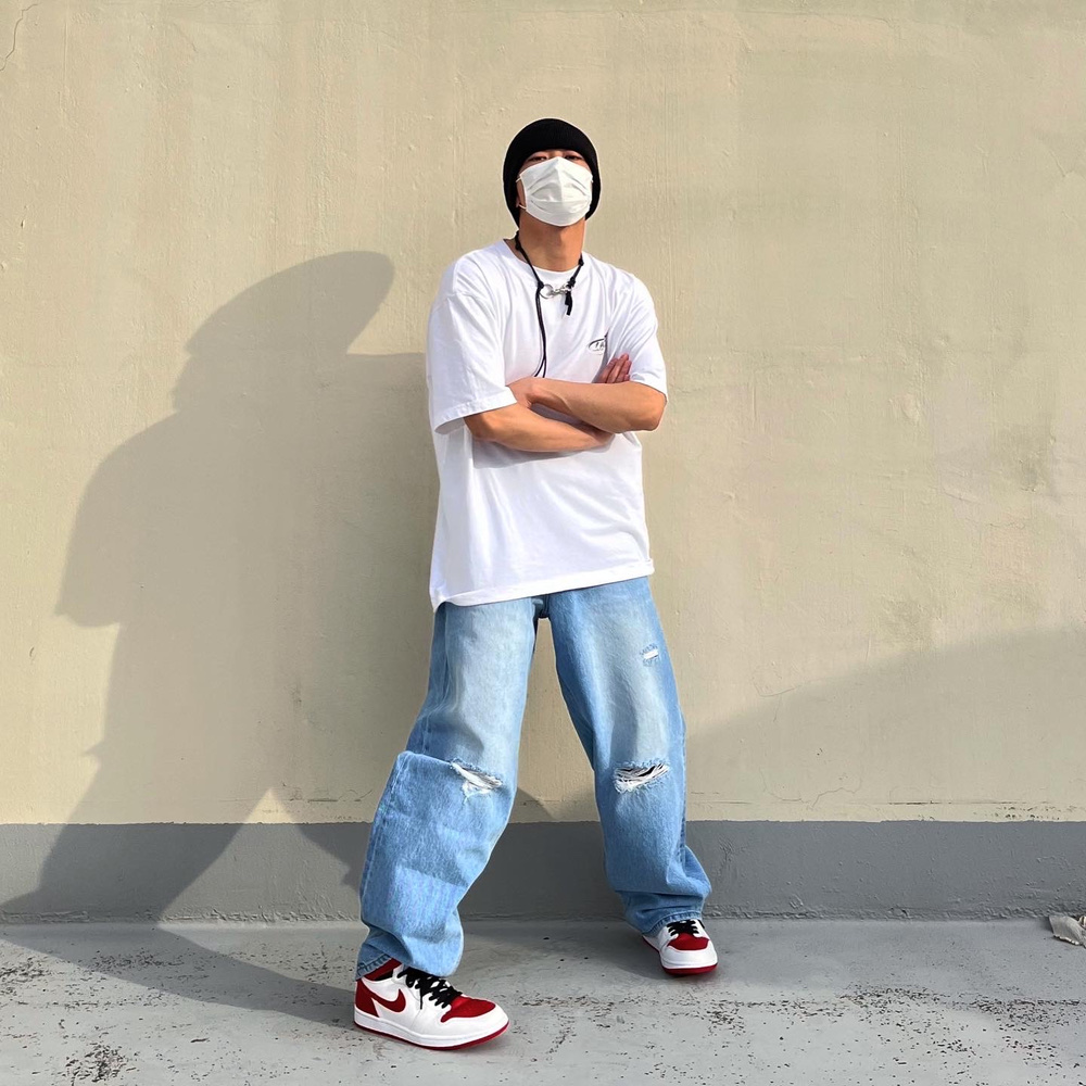 Our Legacy Ladon Leather Keychain Black, Jordan 1 Retro High OG Heritage 착용 스타일