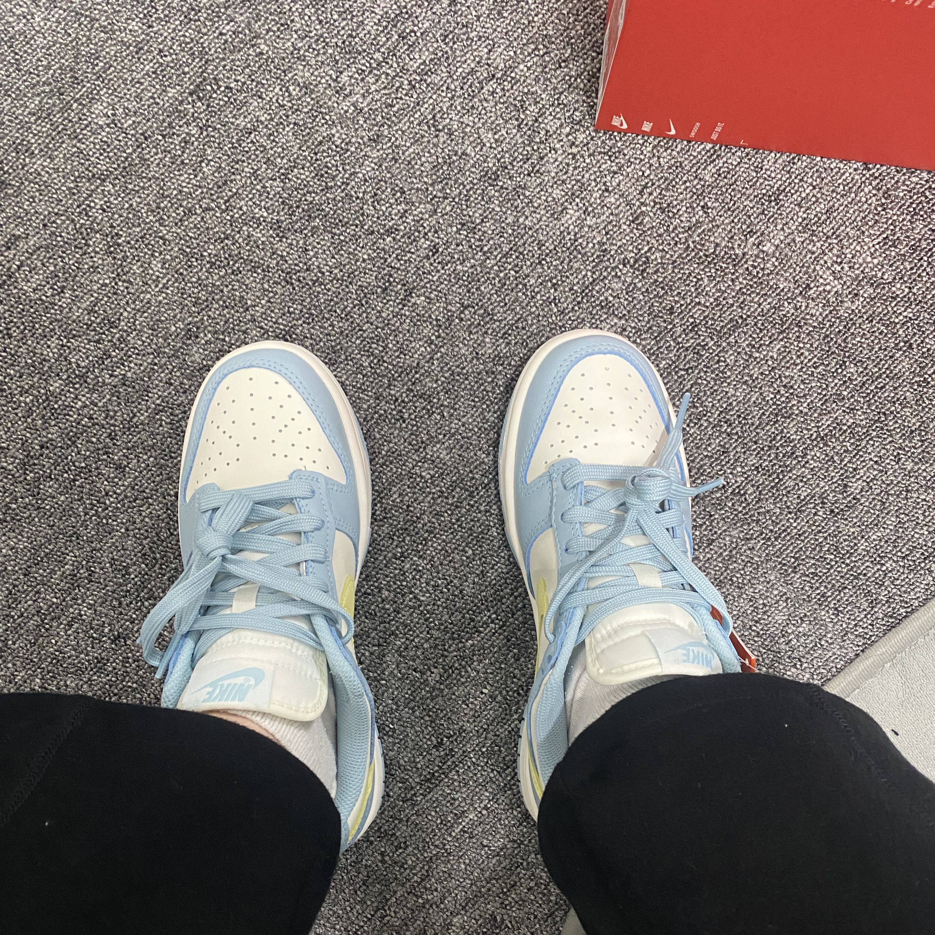 (W) Nike Dunk Low Sail Citron Tint 착용 스타일 - 4