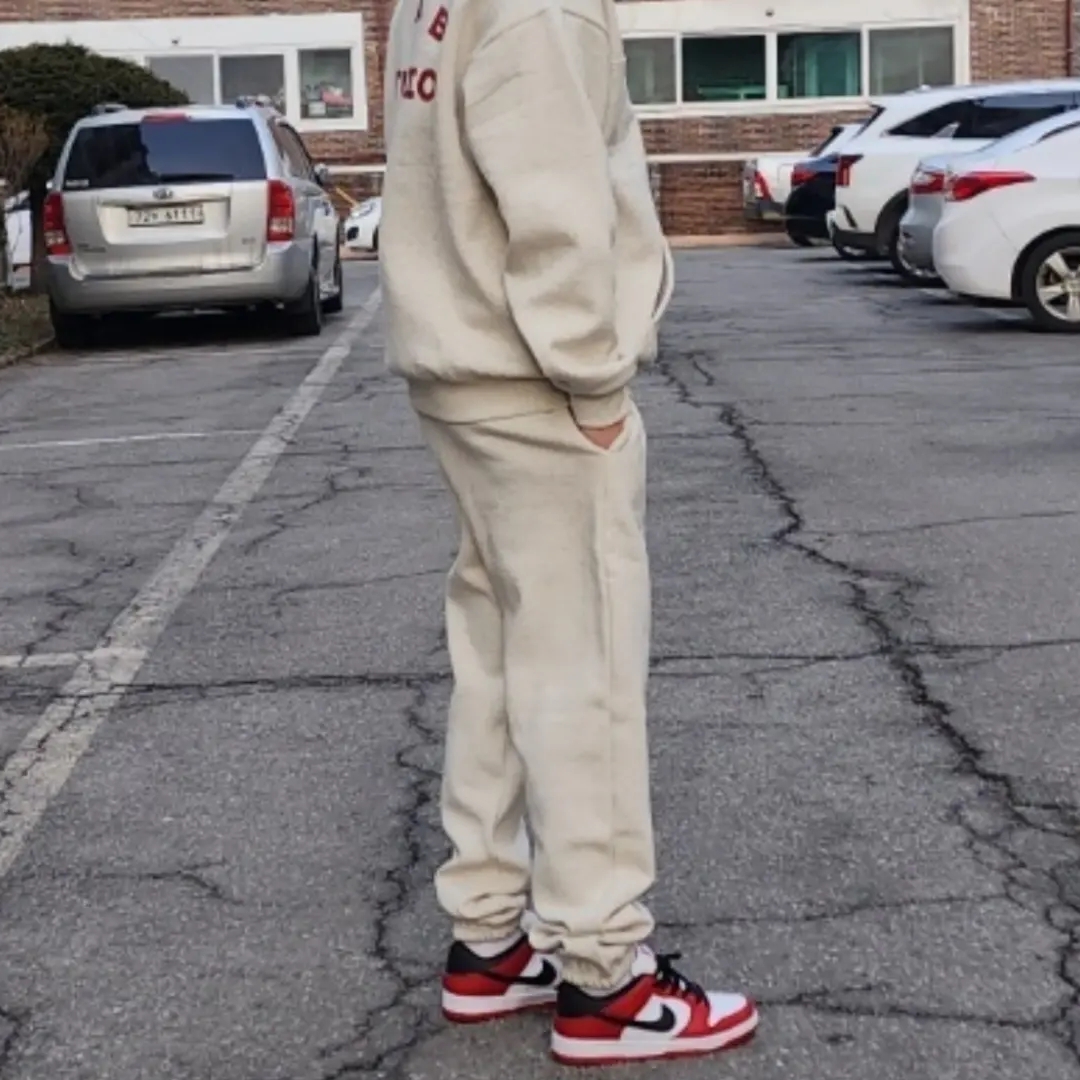 IAB Studio Half Zip-Up Oatmeal Burgundy, IAB Studio Sweatpants Oatmeal Burgundy - 23SS 착용 스타일 - 1