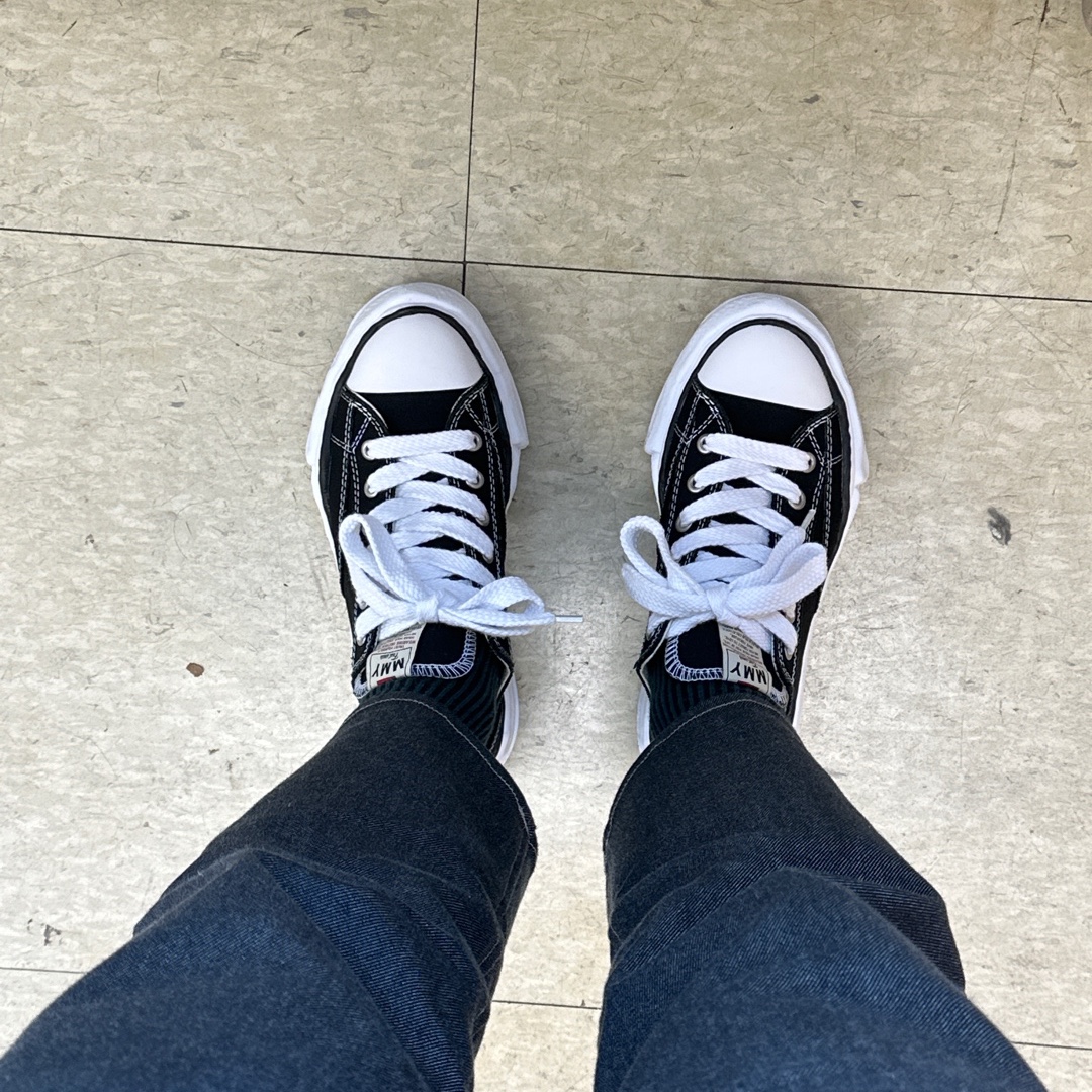 Maison Mihara Yasuhiro Peterson OG Sole Canvas Low Sneakers Black 착용 스타일