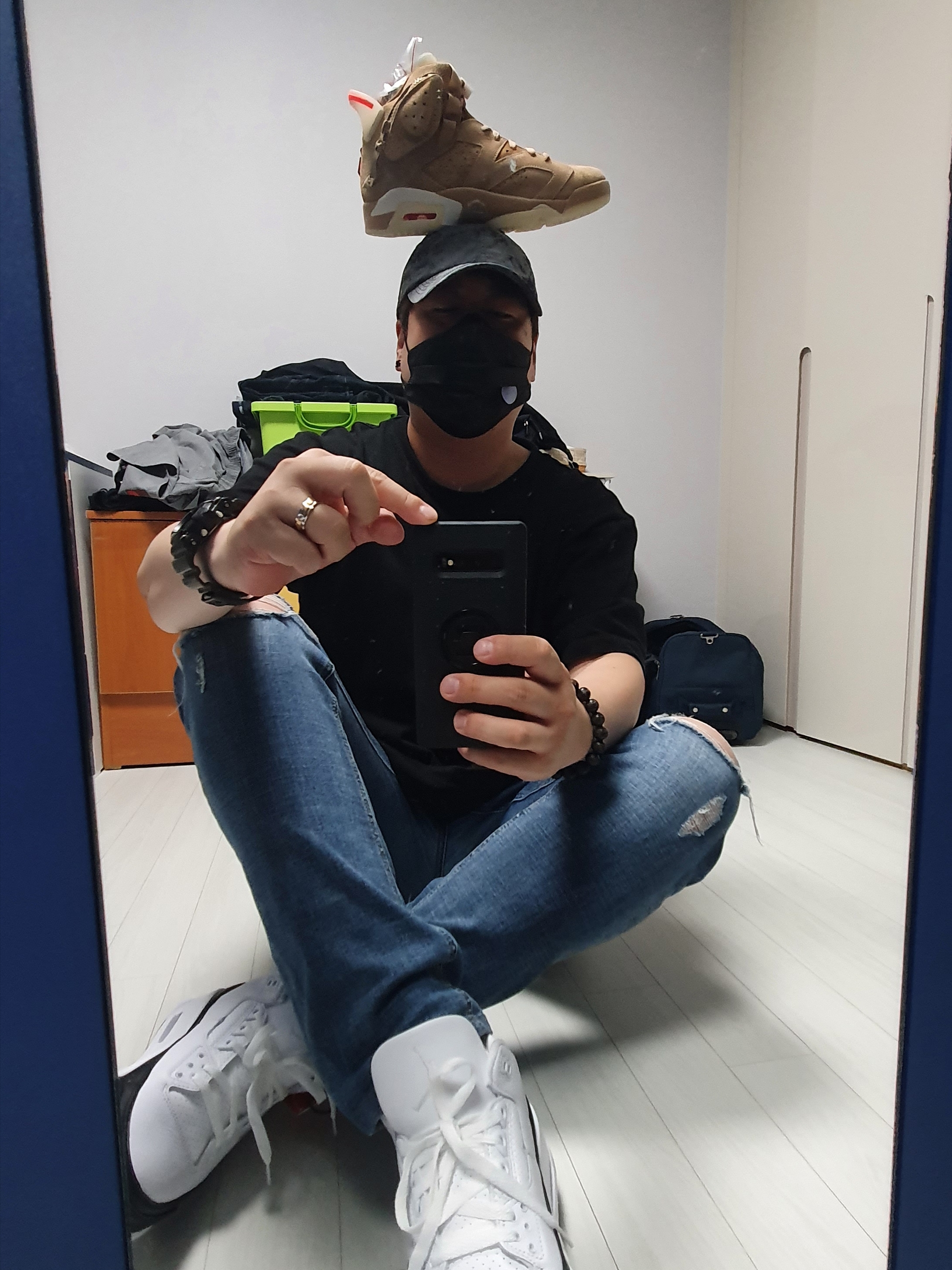 Jordan 3 x Fragment Retro SP White Black, Jordan 6 x Travis Scott Retro SP British Khaki 착용 스타일
